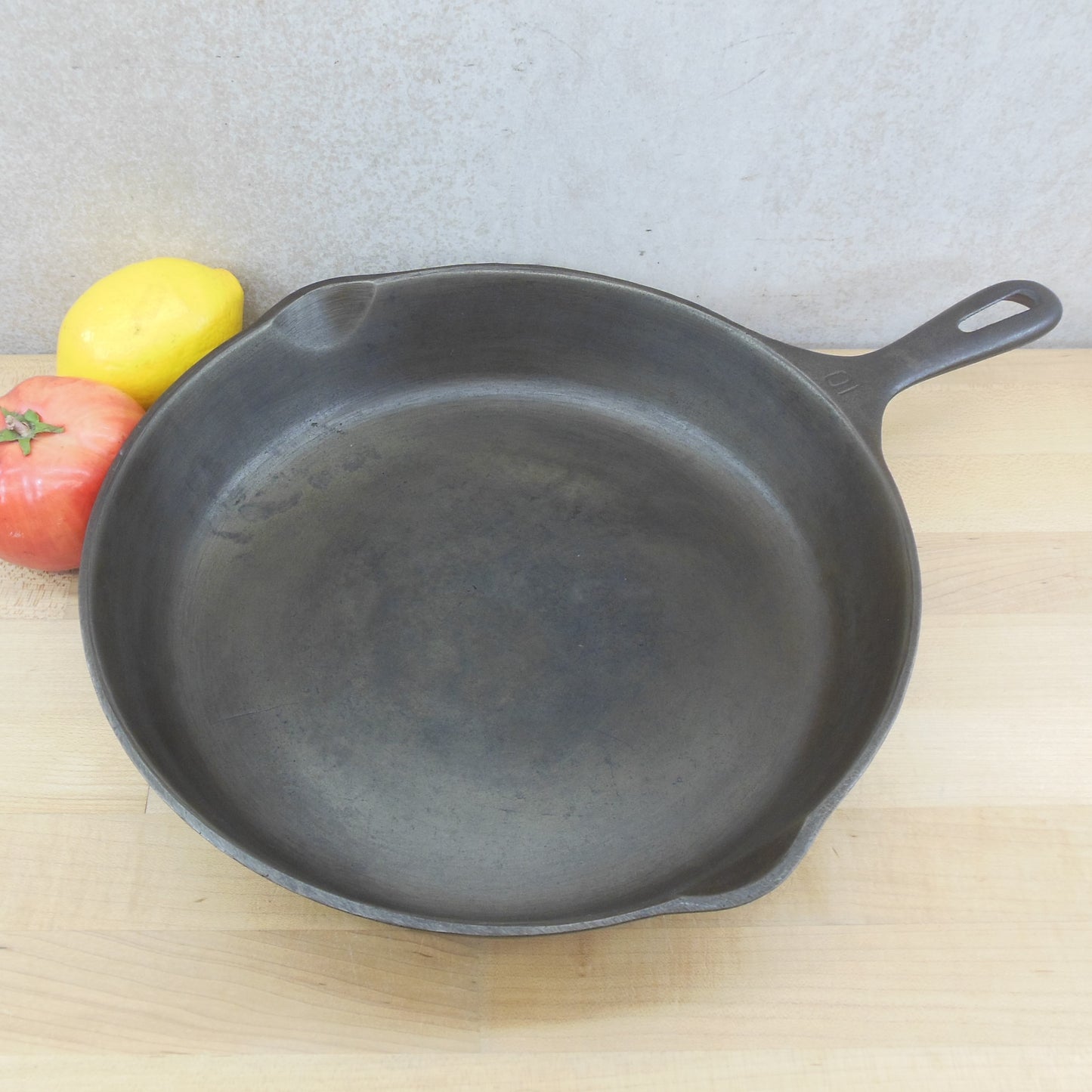 Wagner Ware Unbranded 11-3/4" Cast Iron Skillet #10