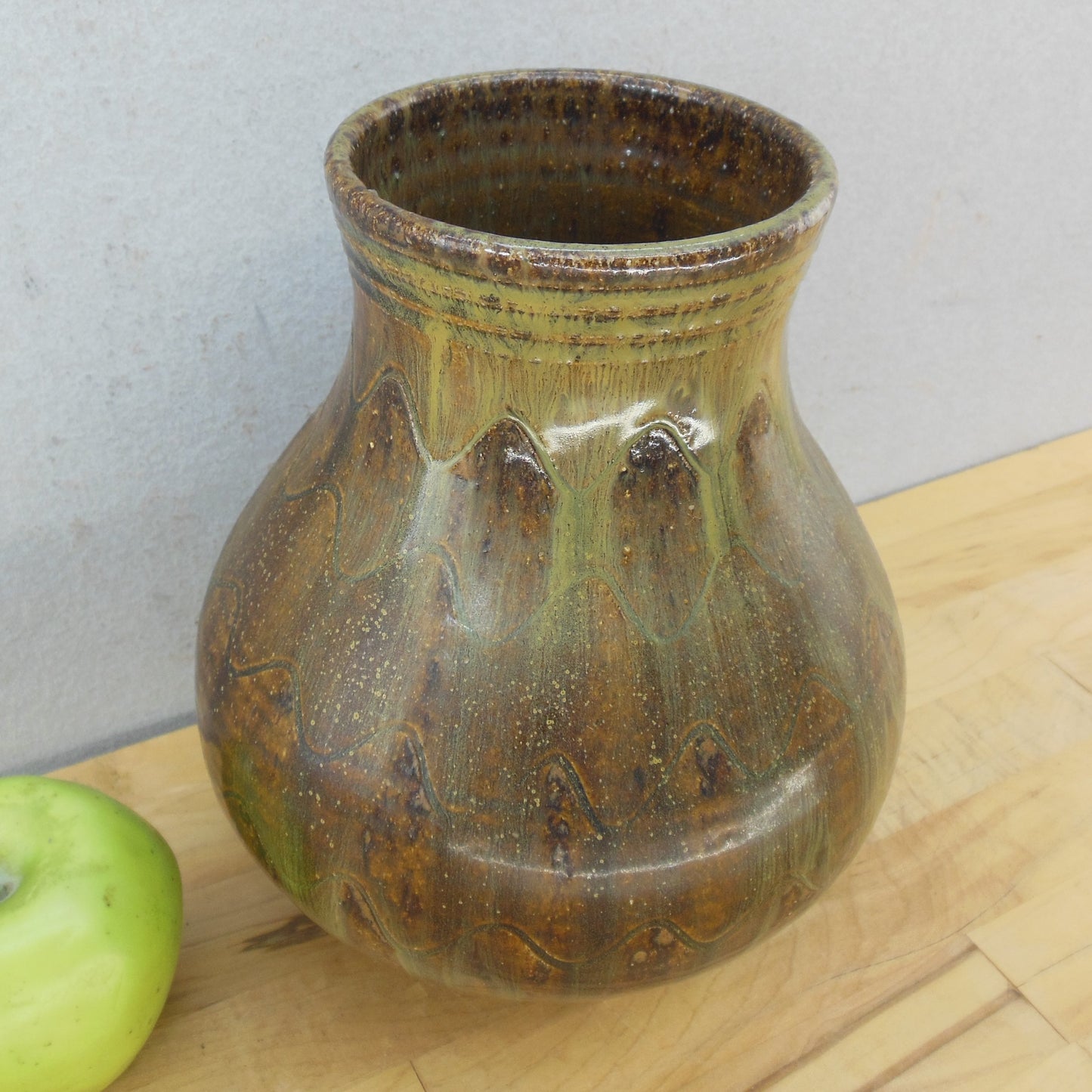 Kim Ellington Catawba Valley NC Stoneware Pottery Vase 9" Signed Yellow Drip