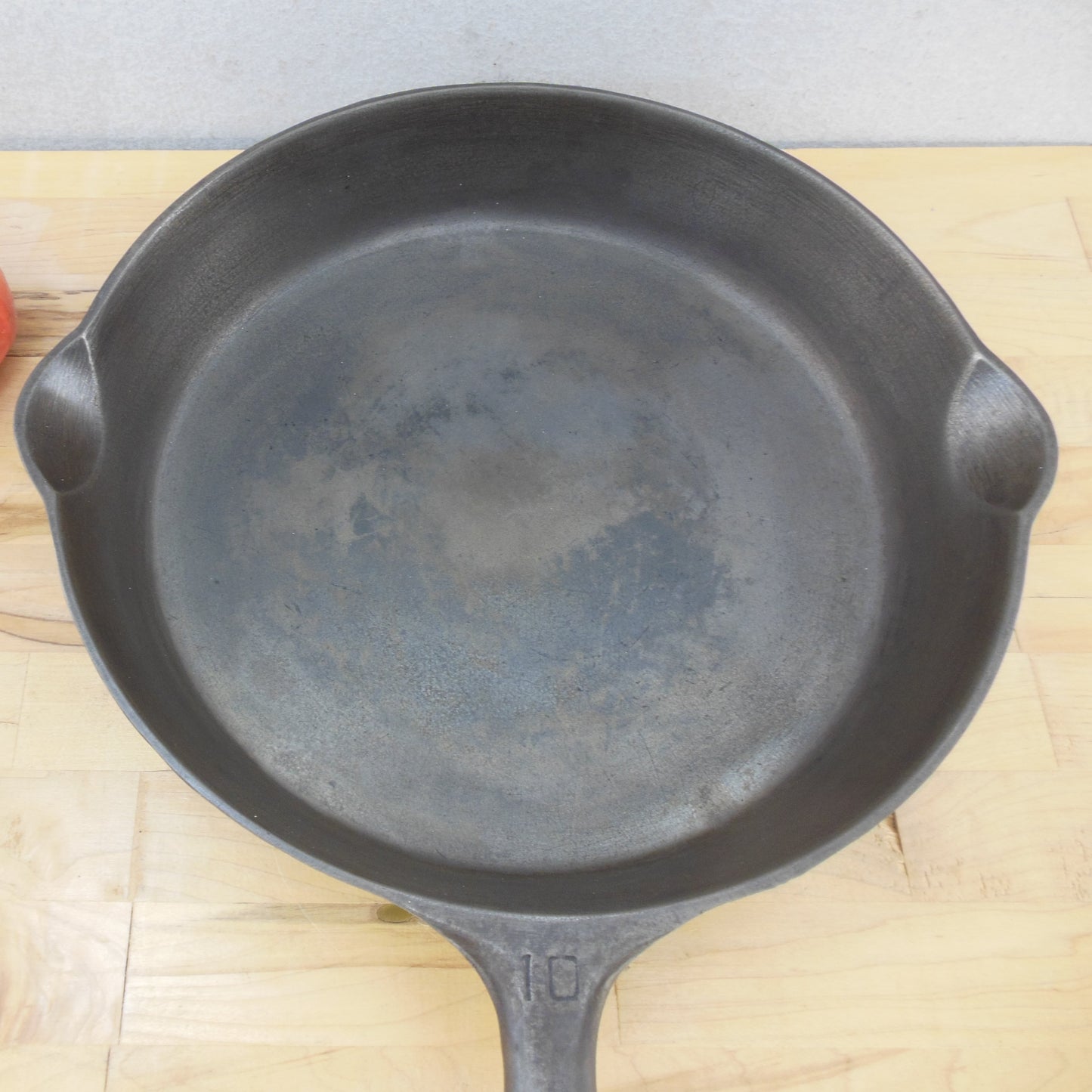 Griswold Cast Iron No. 10 Skillet 716 B Smooth Bottom Lg. Block Logo Interior