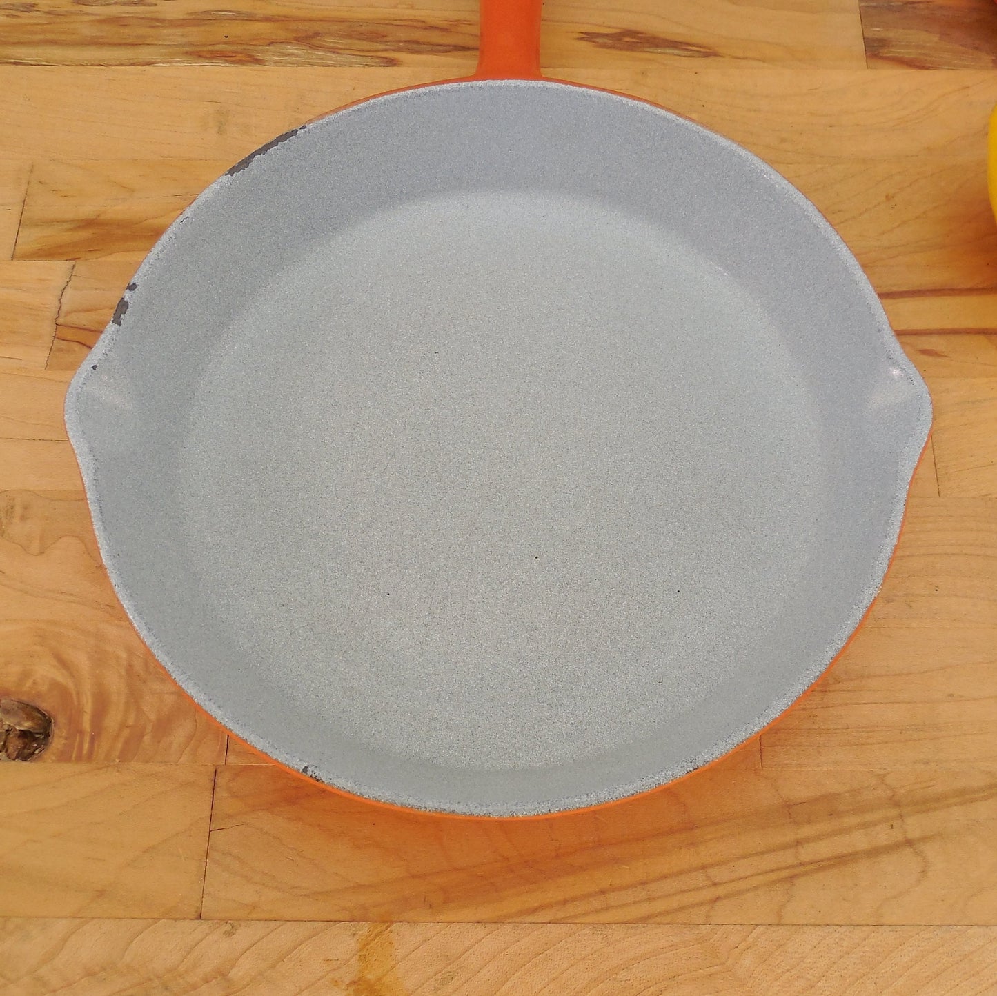Unbranded #7 Flame Orange Enamel Cast Iron Skillet 4 Notch Vintage
