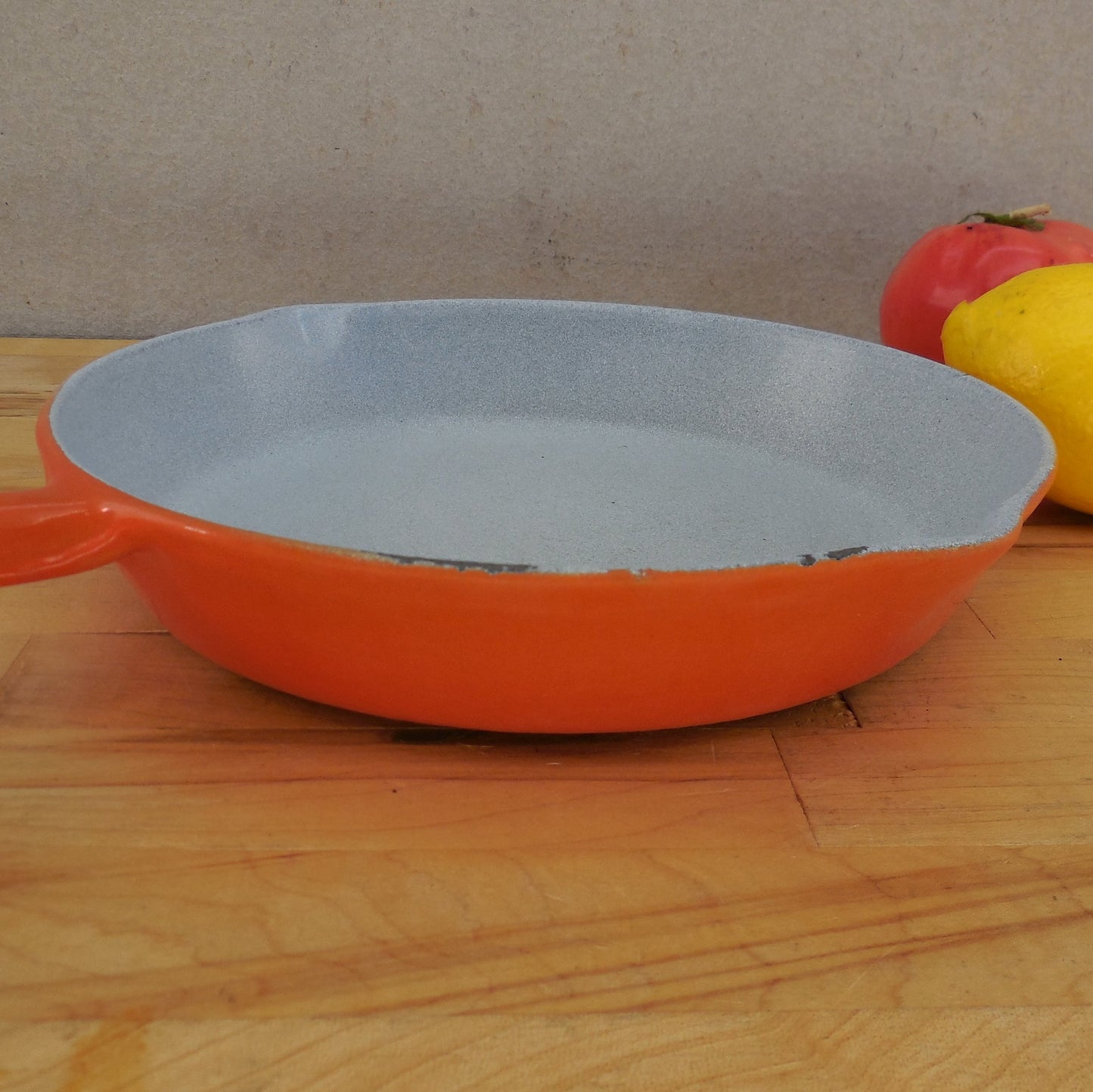 Unbranded #7 Flame Orange Enamel Cast Iron Skillet 4 Notch Rim