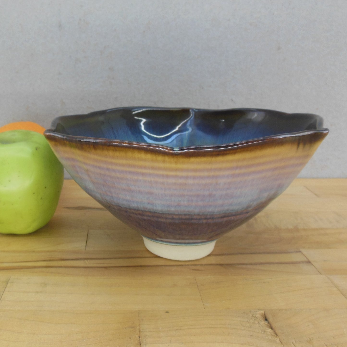 Bill Campbell Pottery Signed 7.75" Drip Glaze Bowl Tri-Point Lotus