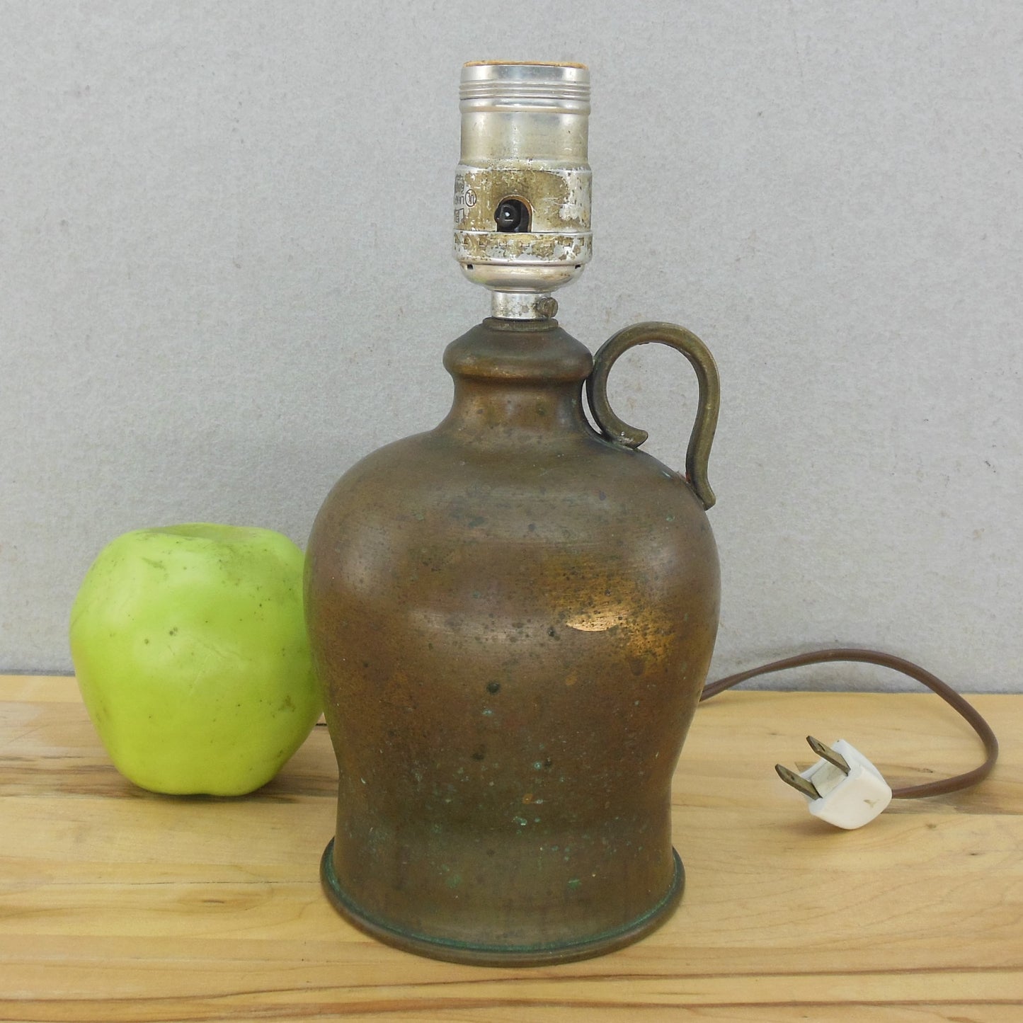 Arrow Metal NY Arts & Crafts Copper Table Lamp Small Jug Form
