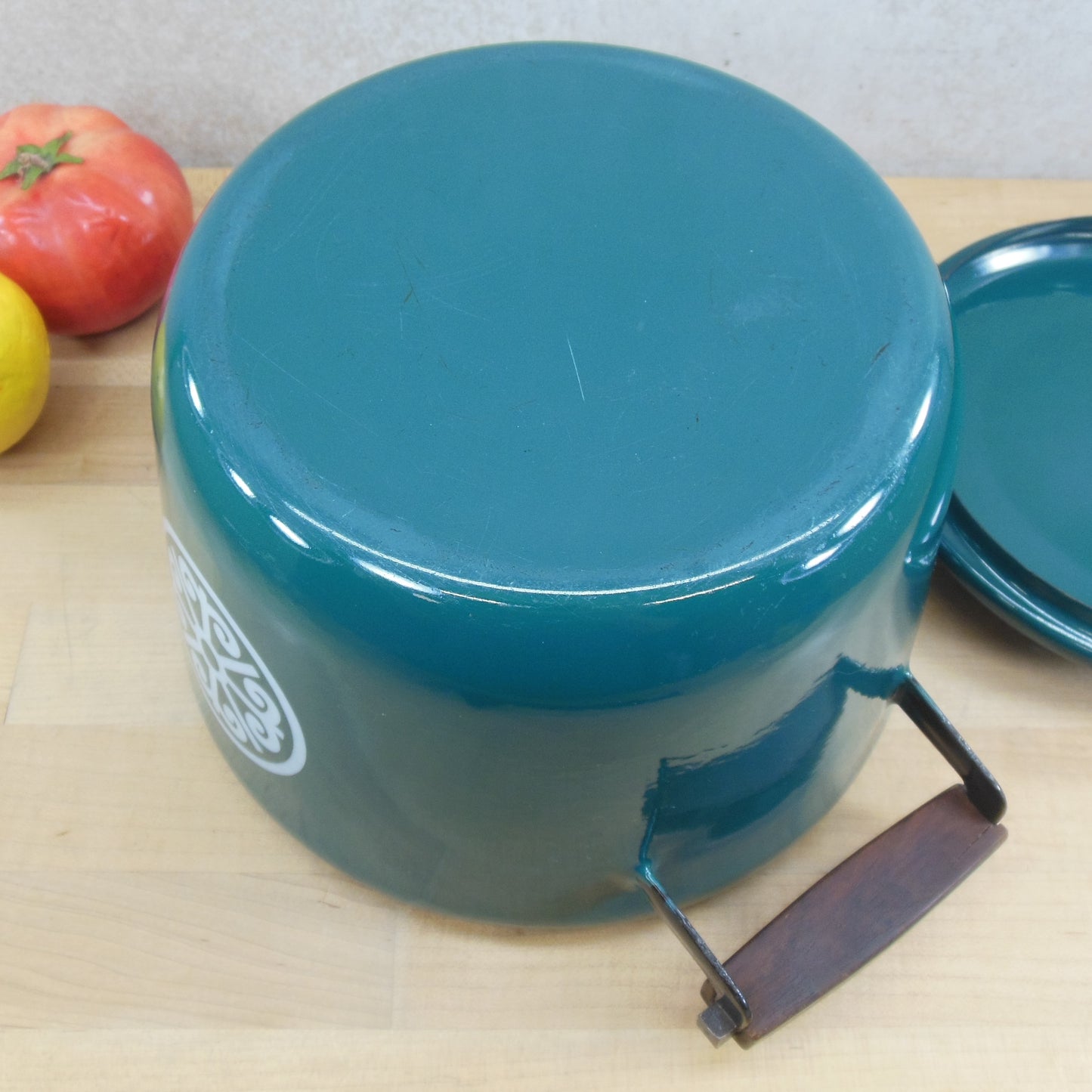 Unbranded Teal Green Enamelware 4 Quart Soup Pot Tureen Rosewood Handles Knob Bottom