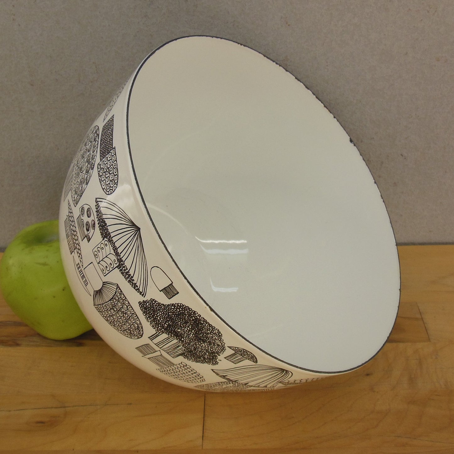 Arabia Finel Finland Enamelware Bowl White Black Mushrooms