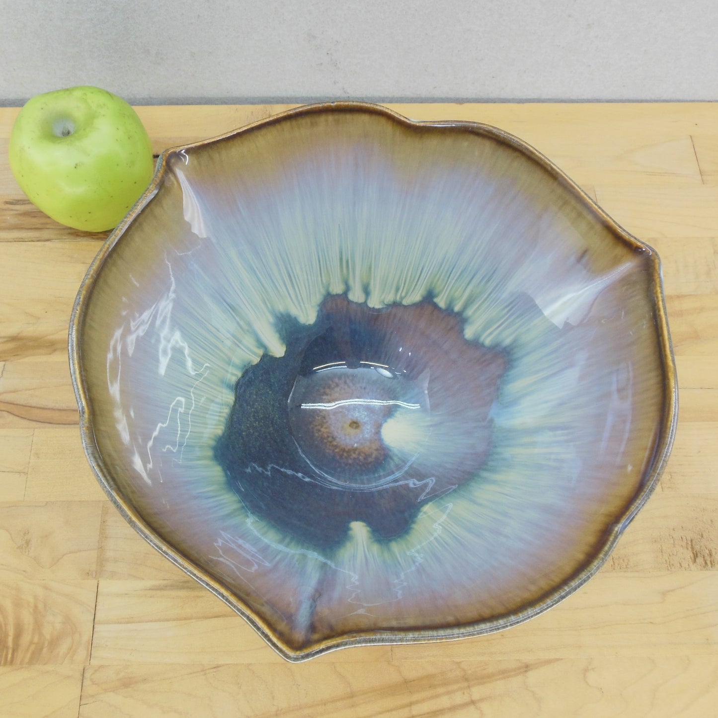 Bill Campbell Pottery Signed 10" Drip Glaze Bowl Tri-Point Lotus Vintage