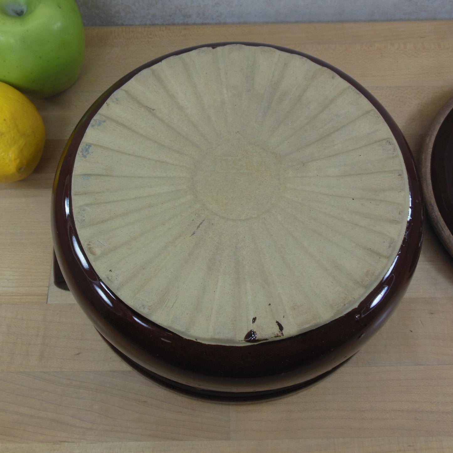 USA Brown Yellow Ware Pottery Bean Chili Pot Lidded Casserole Baker Dutch Oven