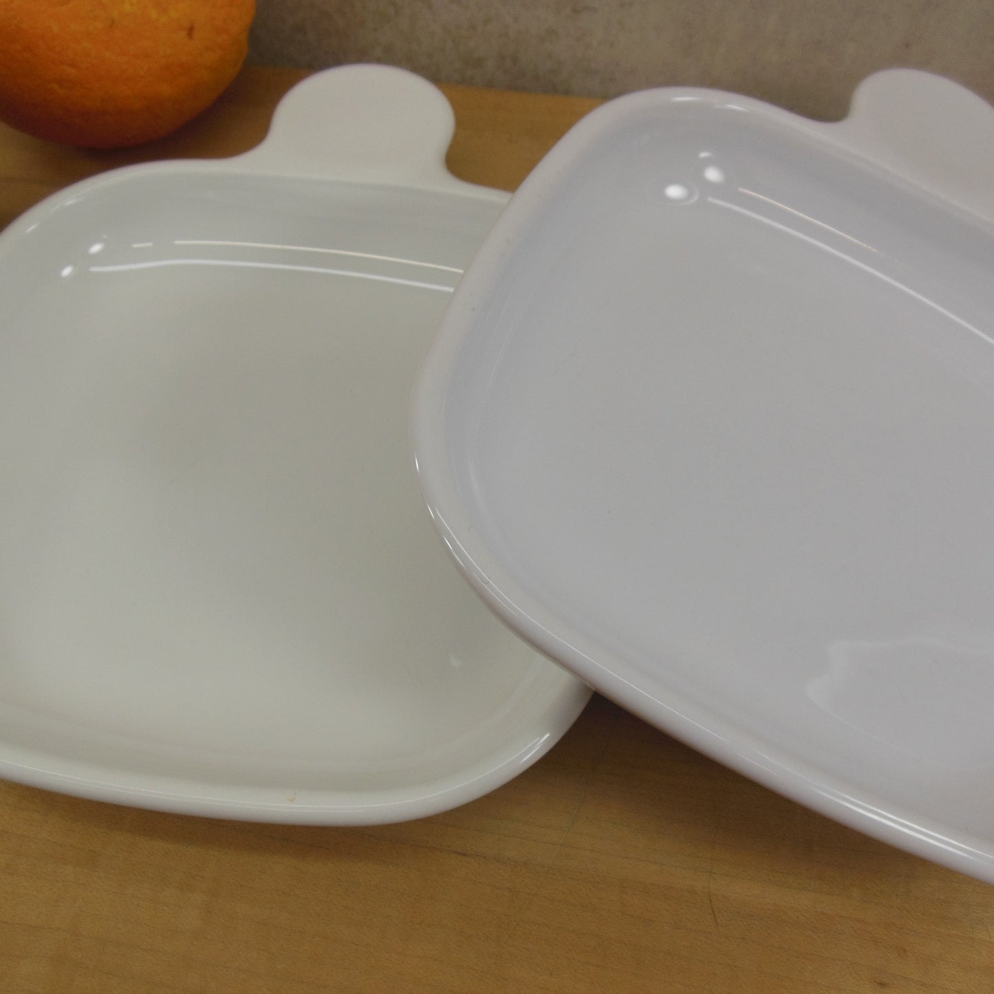 Corning Ware Pair P-185-B Grab-It Style Sandwich Dish Plates used