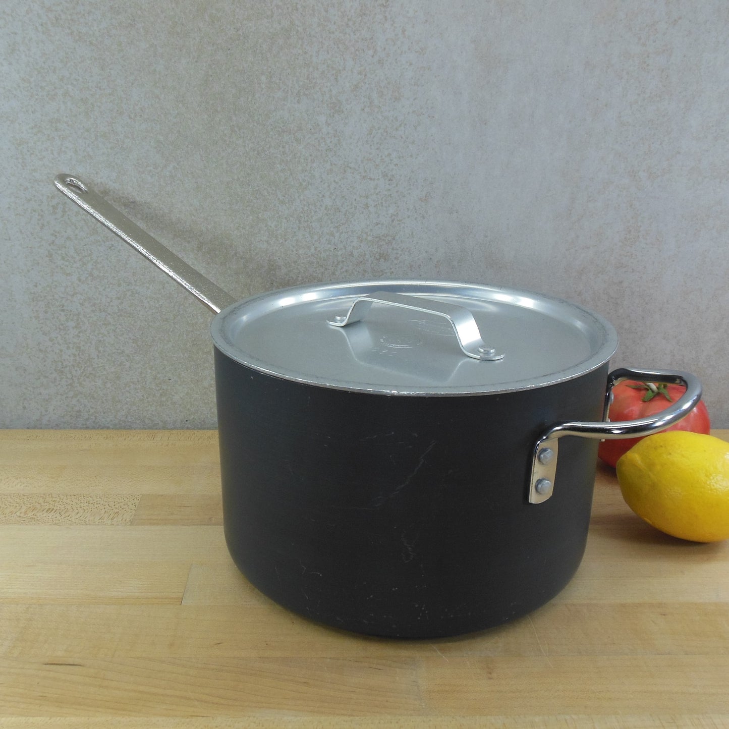 Calphalon Toledo Ohio USA Anodized 4-1/2 Quart Saucepan & Lid
