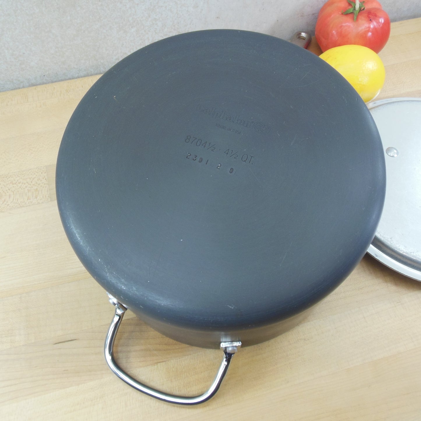 Calphalon Toledo Ohio USA Anodized 4-1/2 Quart Saucepan & Lid Commercial Cookware