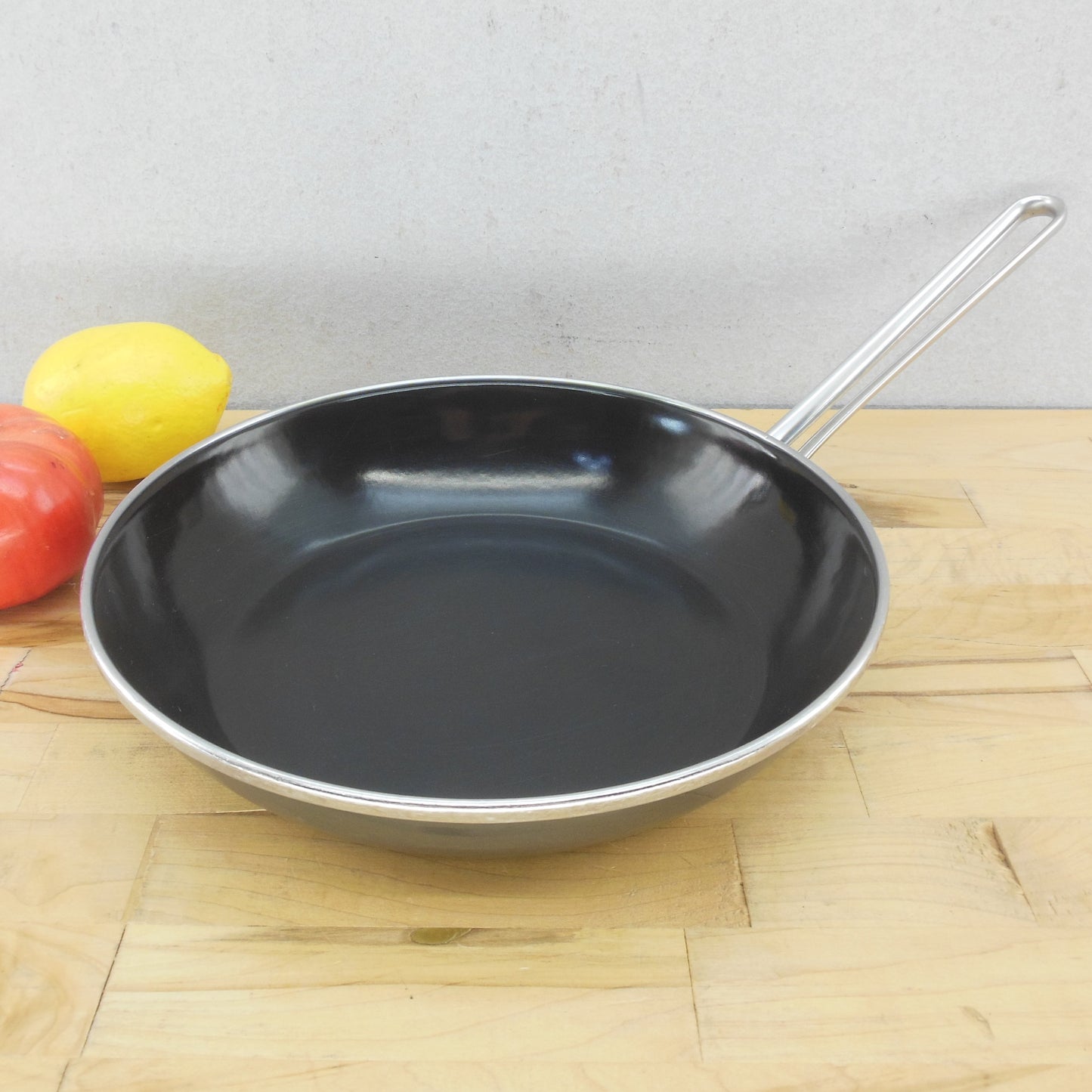 Chantal Gray Black Enamelware 9.75" Omelet Fry Pan Skillet