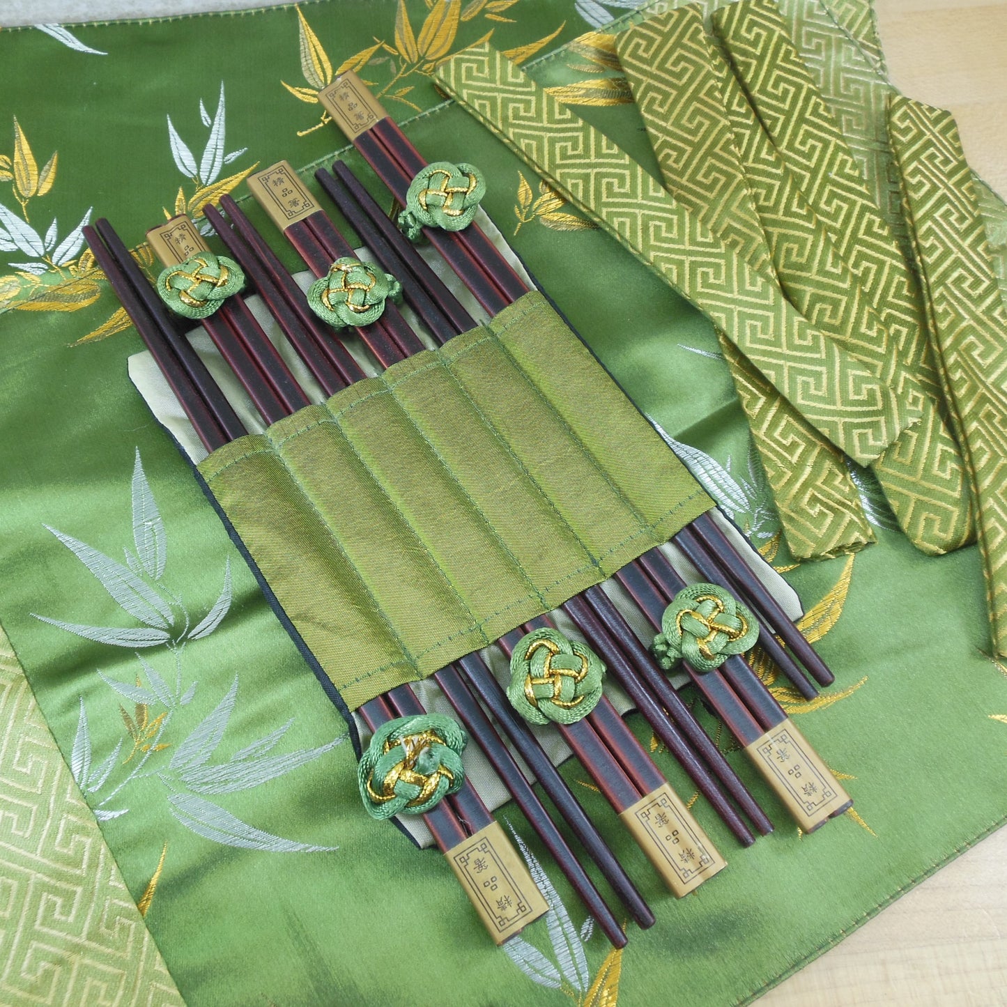 Chopstick 6 Set, 2 Placemats & 5 Sleeves Green Bamboo