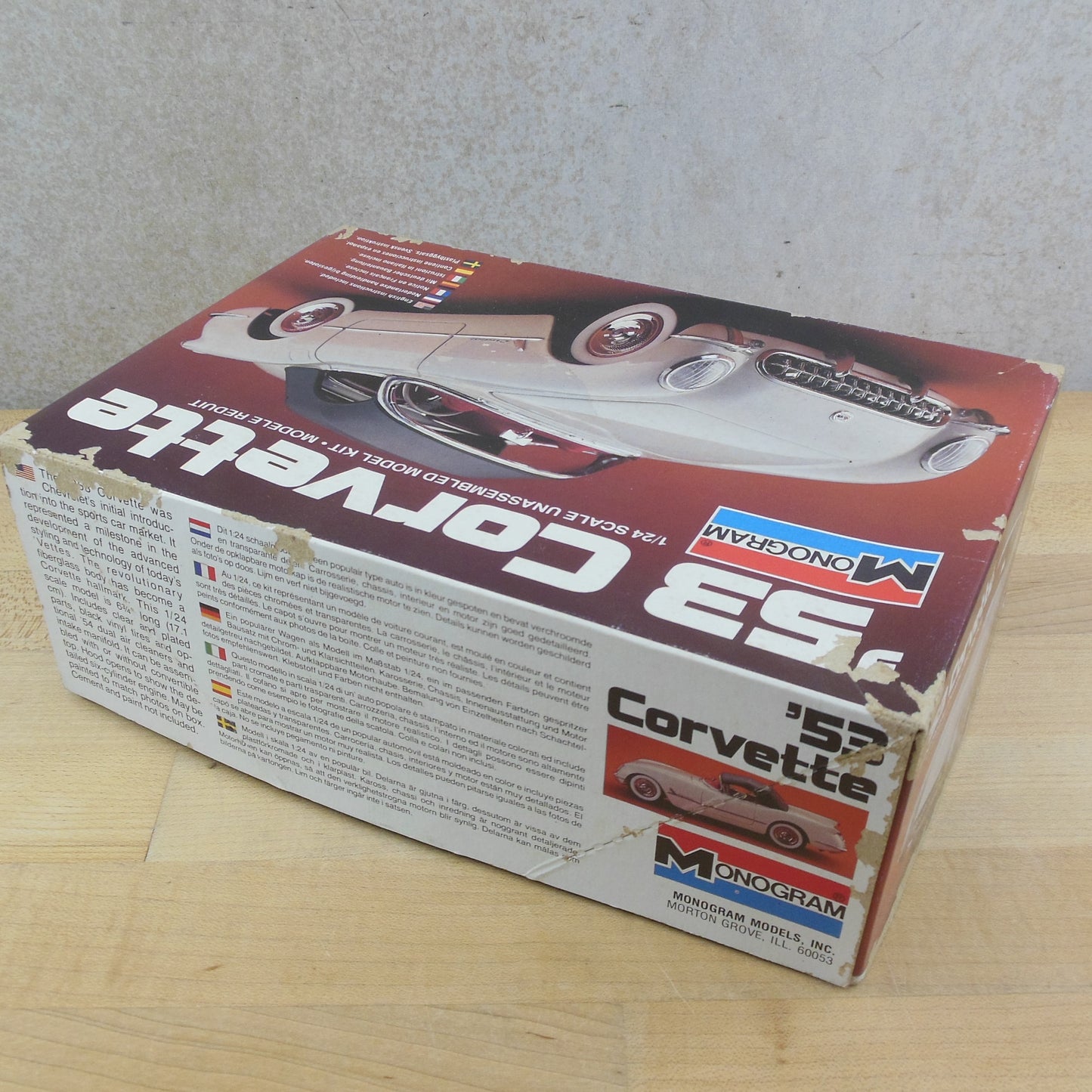 Monogram 1982 '53 Corvette Model 1:24 Vintage
