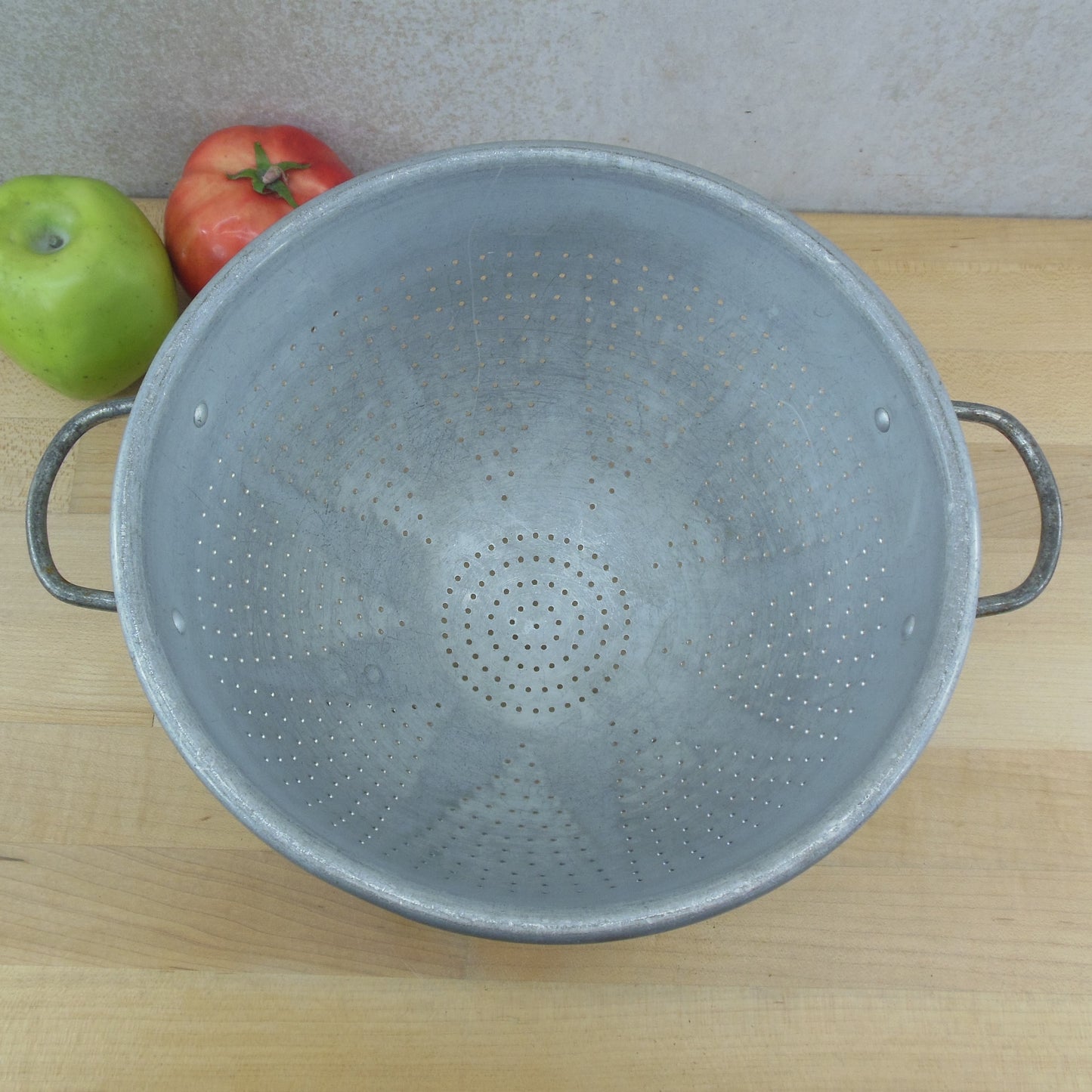 Wear Ever No. 3123 Aluminum 3 Quart Colander Strainer 9" vintage