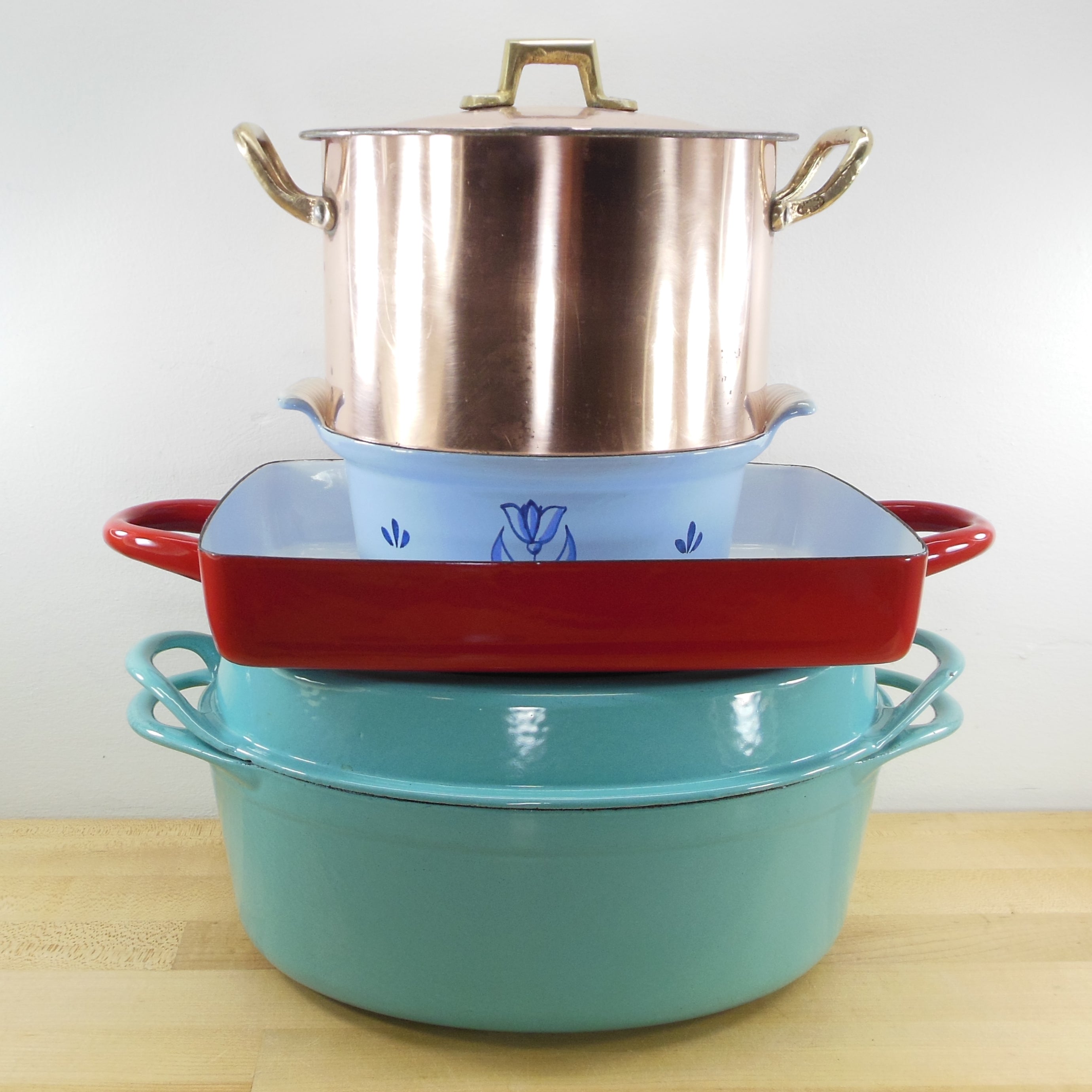 Antique, vintage and newer used cookware - pot, pans, skillets, roasters, Dutch ovens, etc.