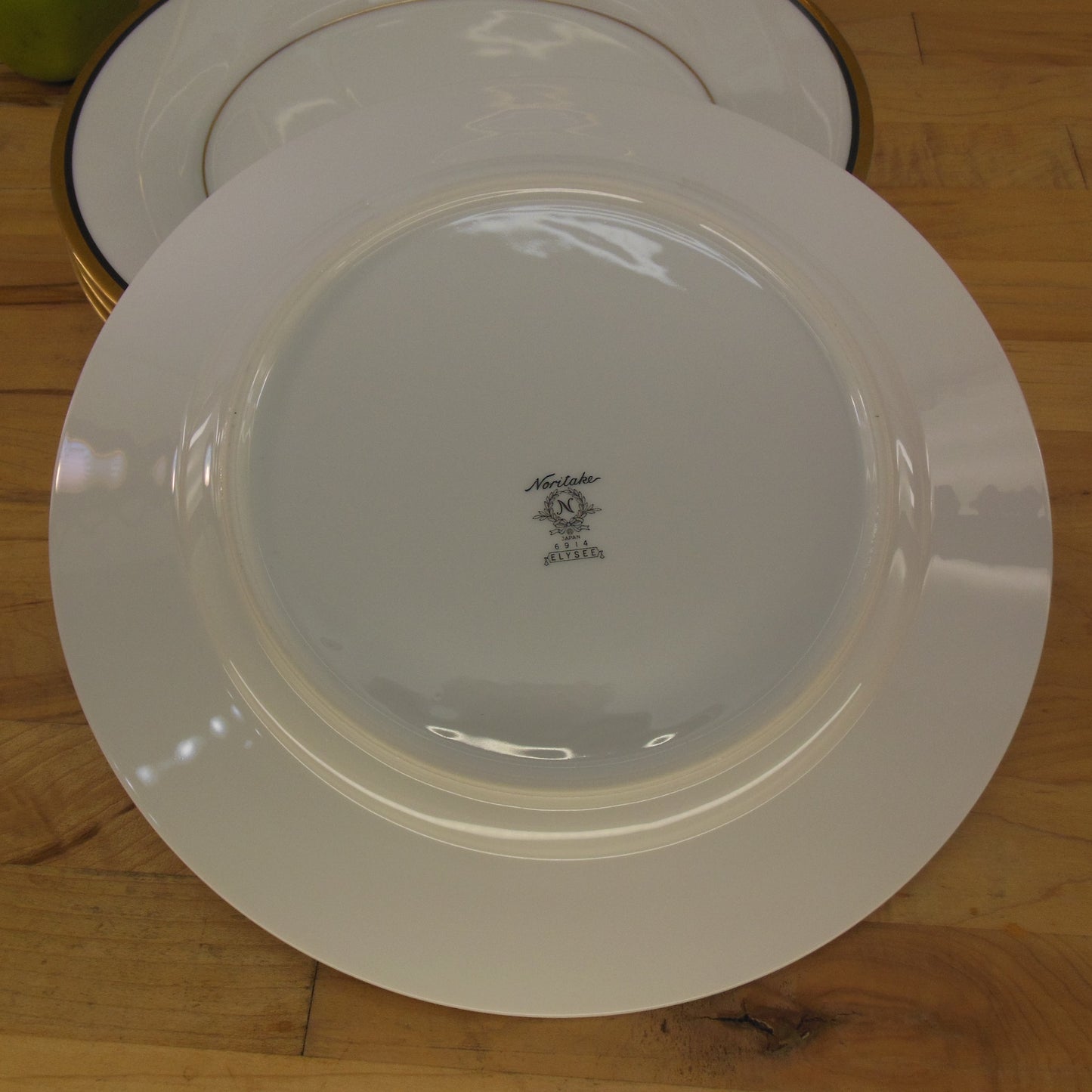 Noritake Japan Elysee Porcelain Gold Rim - 7 Dinner Plates used