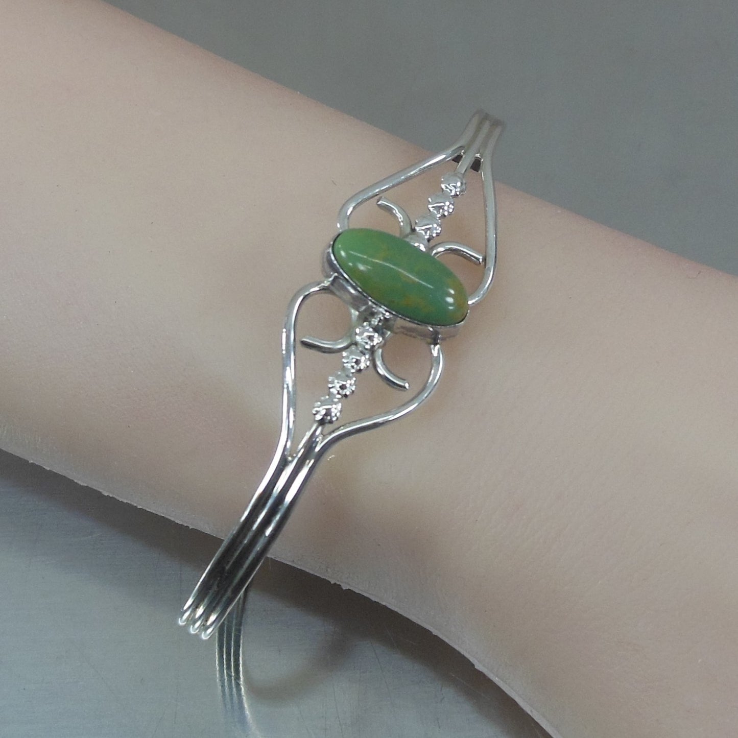 Signed Ellin? Y Native Silver Royston Green Cabochon Cuff Bracelet