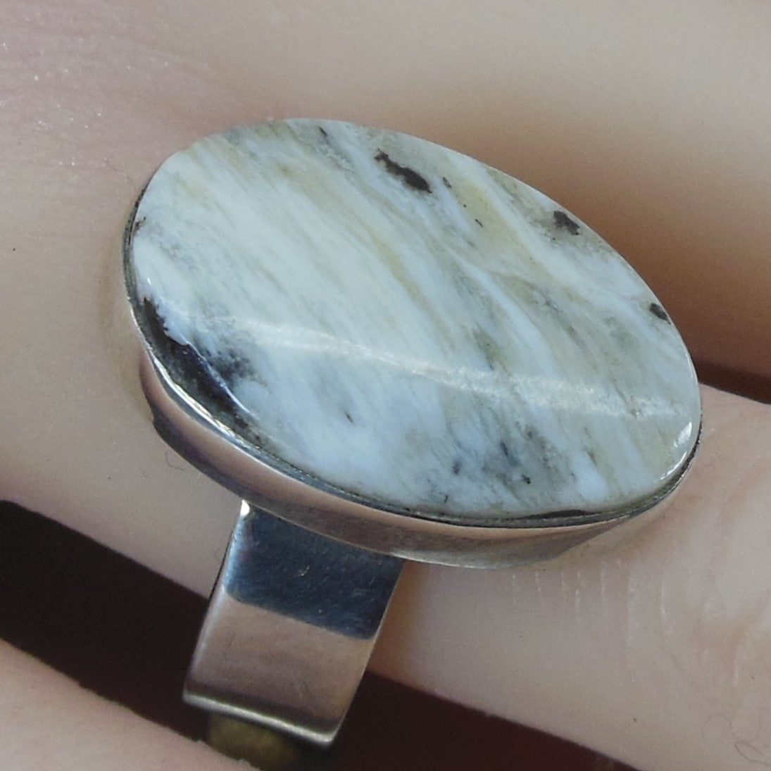 CG CJ Signed Navajo Sterling Ring White Oval Stone Size 7 Vintage