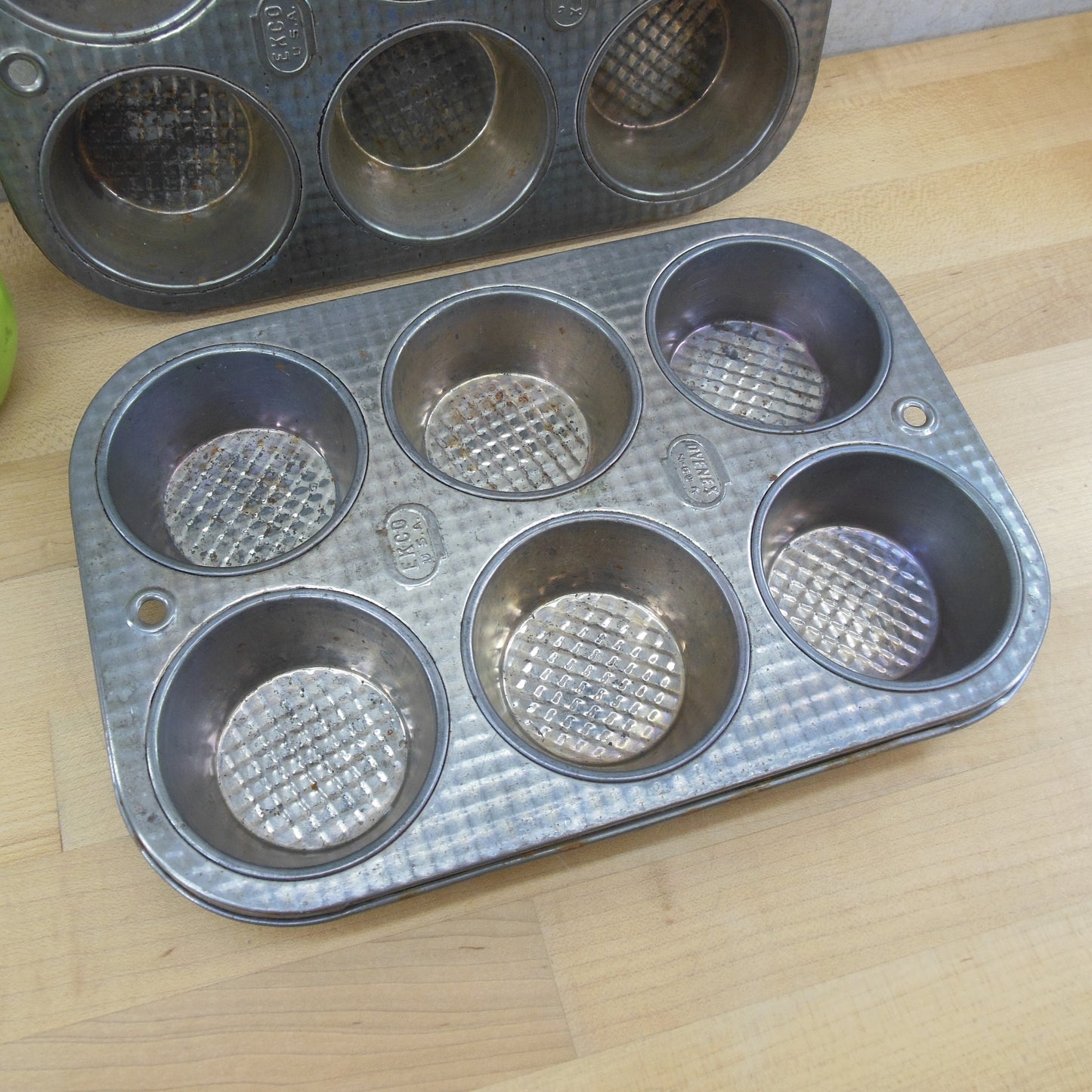 Ekco Ovenex Waffle Weave Tinned Steel Muffin Pans N-60 6 Hole vintage