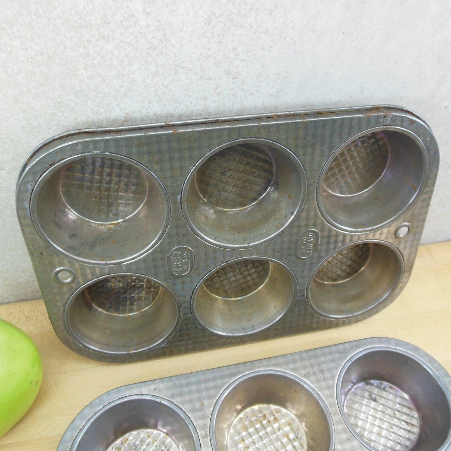 Ekco Ovenex Waffle Weave Tinned Steel Muffin Pans N-60 6 Hole pair
