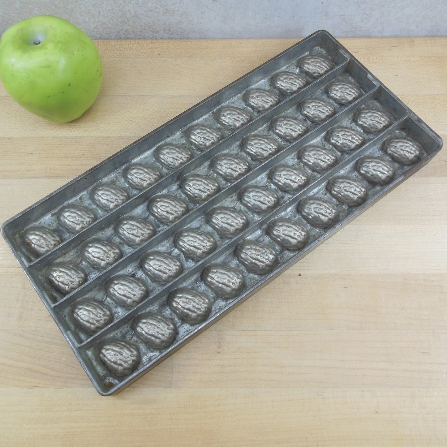 Eppelsheimer & Co. NYC 1944 Iron Chocolate Candy Mold Walnut Nuts vintage