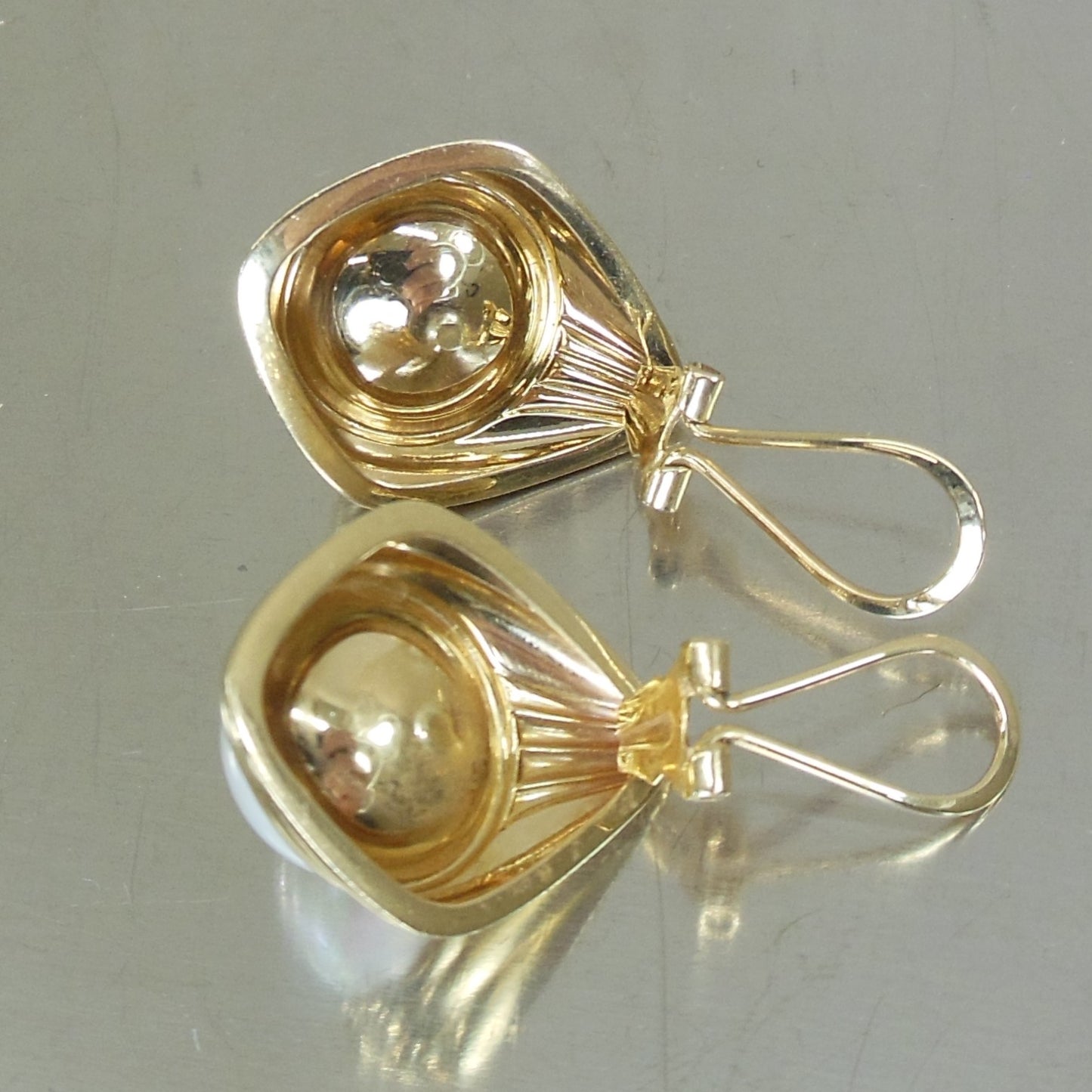 Unbranded 14K Yellow Gold Mabe Pearl Clip Earrings 6.8 grams