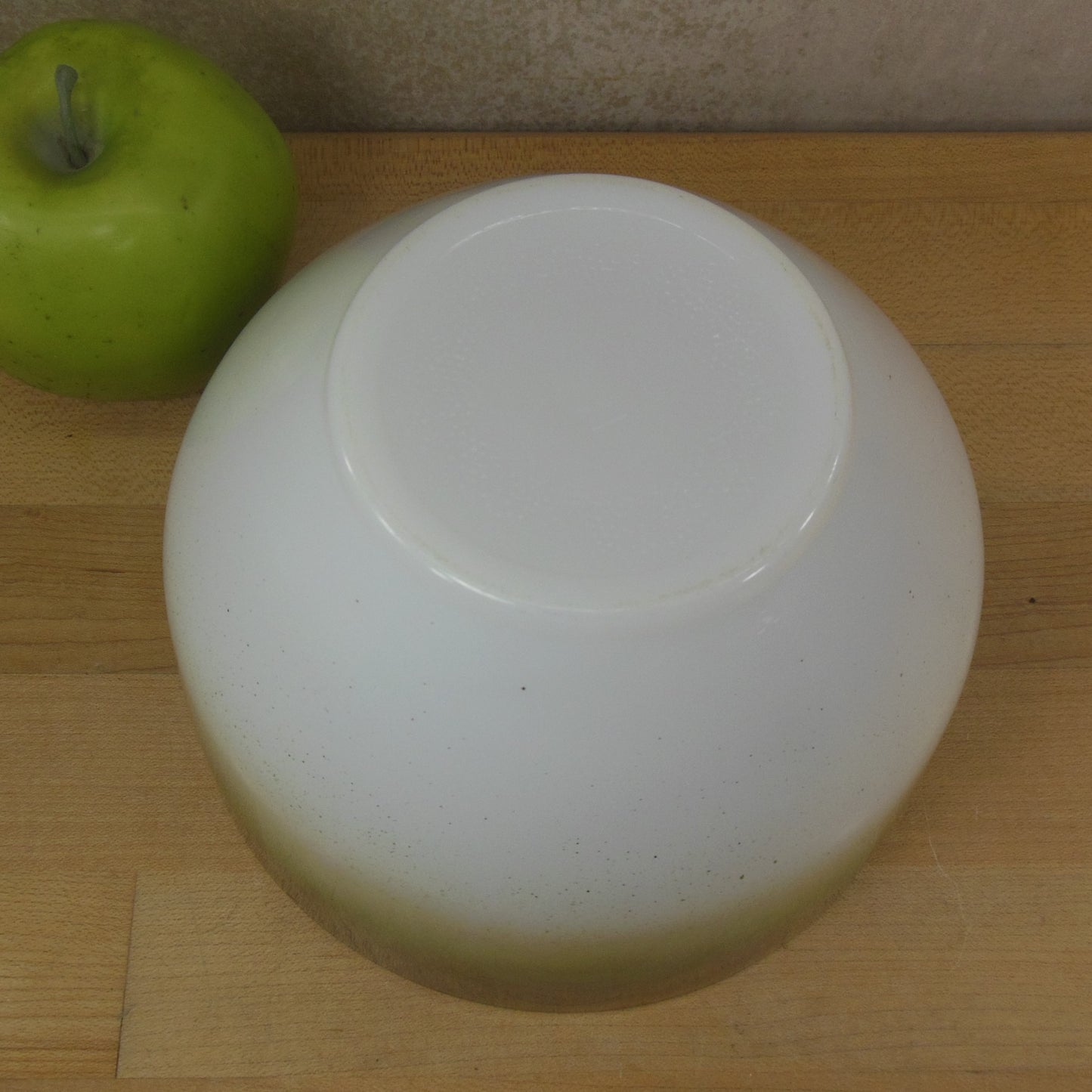 Federal Glass USA 1-1/2 Quart Mixing Bowl Green Gold Fade used