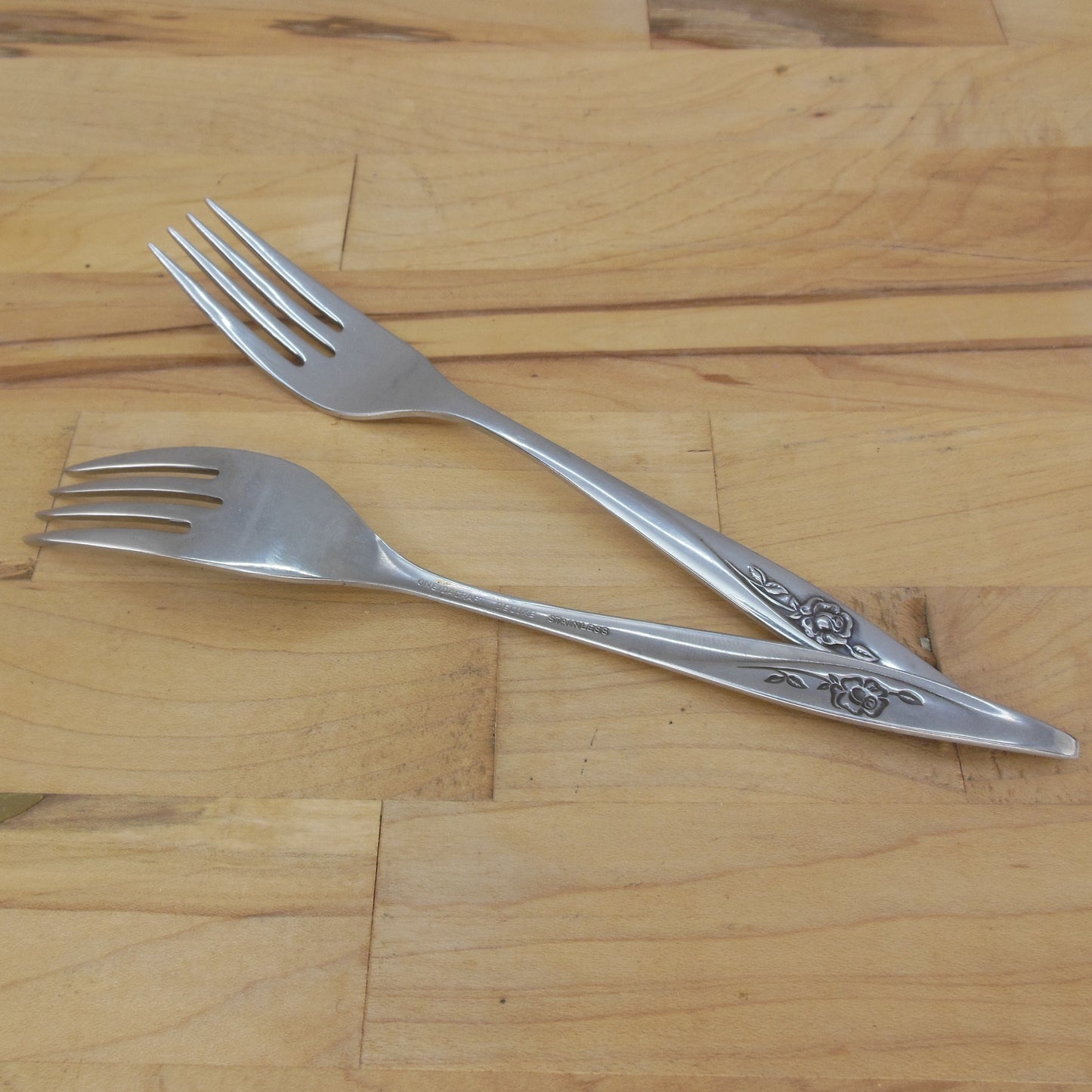 Oneida Oneidacraft Lasting Rose Stainless Flatware - 2 Dinner Forks