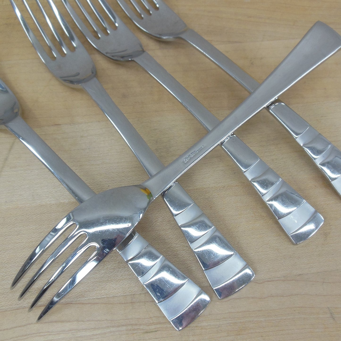 Guy DeGrenne Solstice Swing France Stainless - Salad Fork 5 Set used