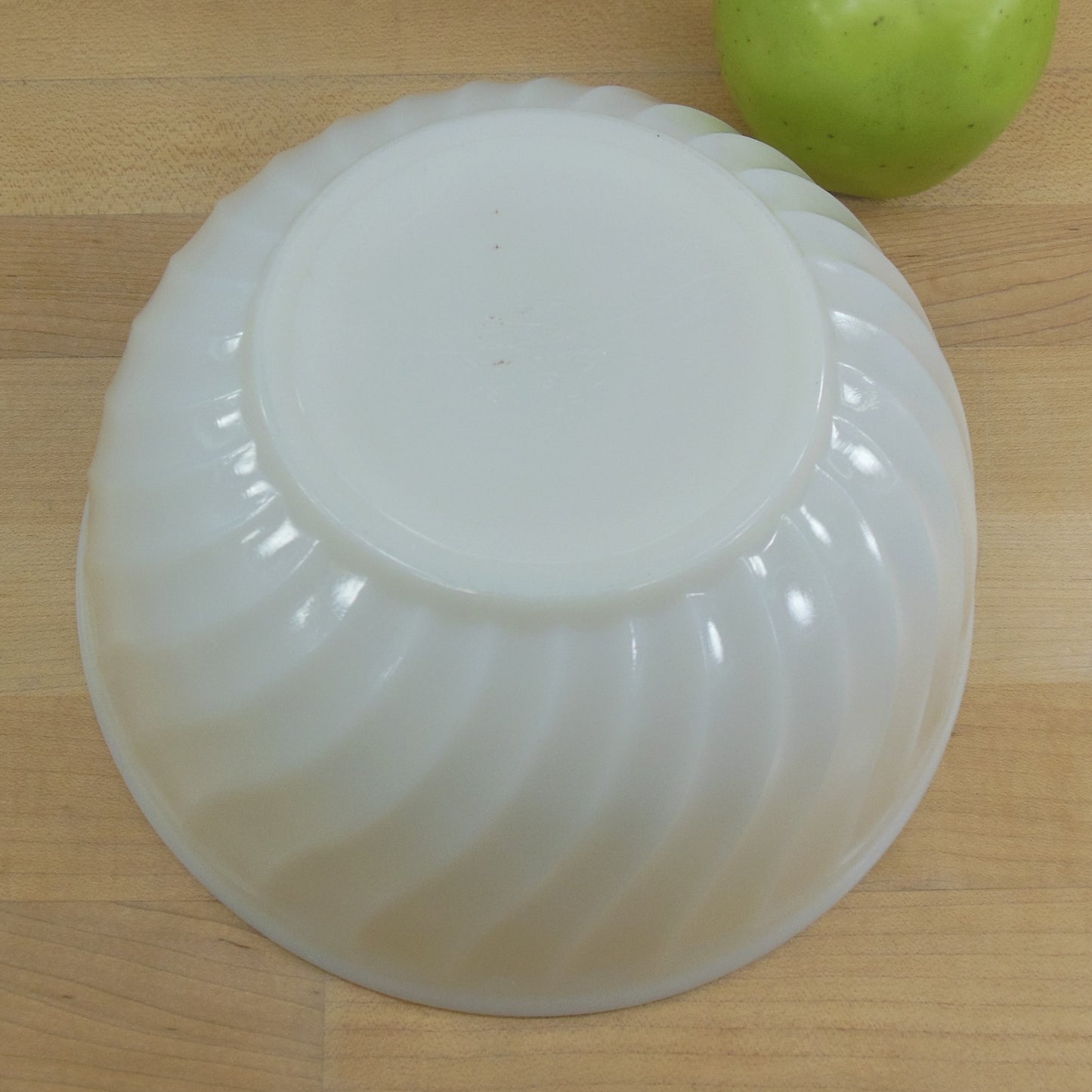 Fire King Anchor Hocking USA White Swirl 8" Glass Bowl used