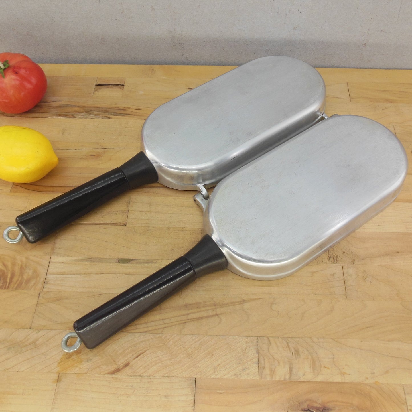 Miracle Maid G2 Cast Aluminum Folding Hinged Omelet Fish Pan Double Cooker Wood Handles