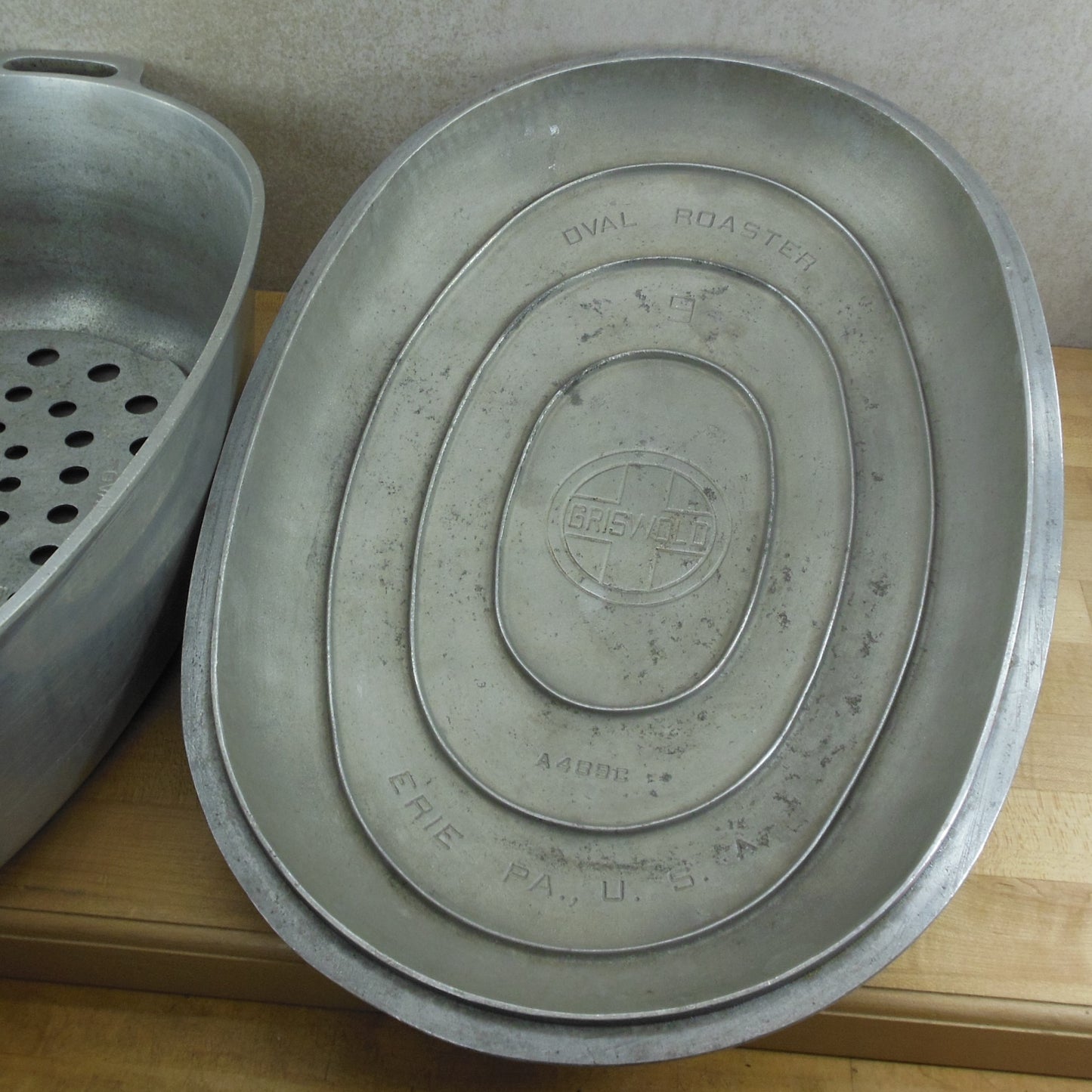 Griswold No. 9 Aluminum Large Oval Roaster Pot Lid Trivet A 489 Large Badge Block Logo