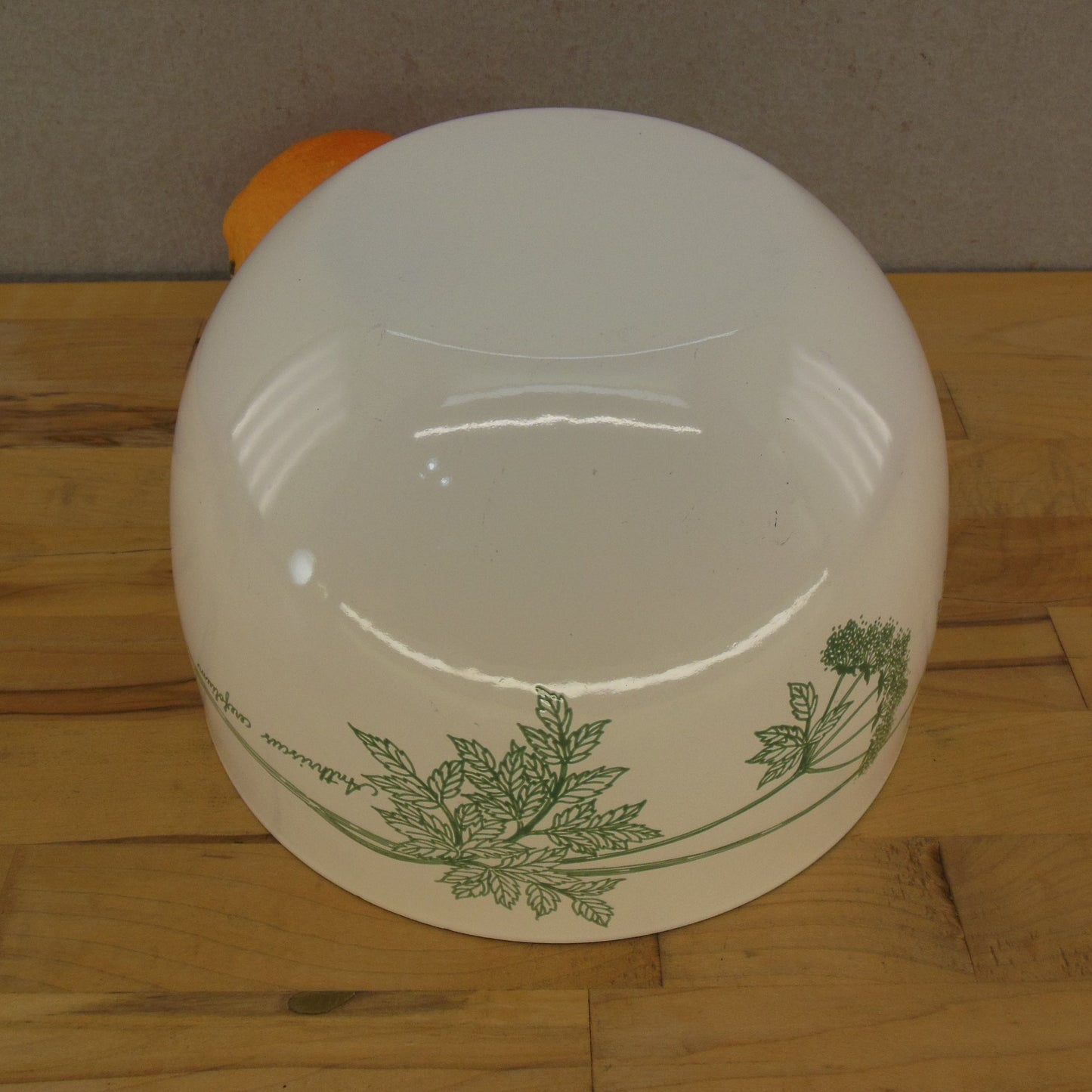 Arabia Finel Finland Enamelware Bowl White Green Anthriscus Cerefolium Mixing Serving