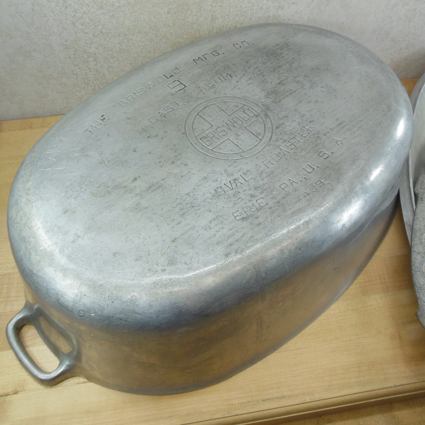 Griswold No. 9 Aluminum Large Oval Roaster Pot Lid Trivet A 489 Cleaned