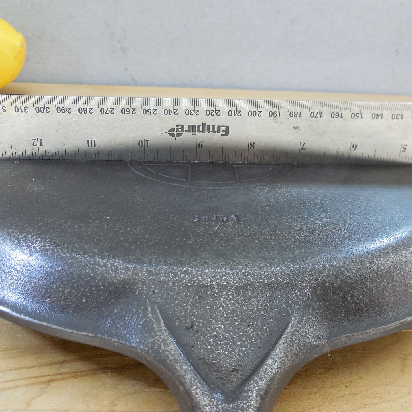 Griswold Cast Iron Skillet Griddle 108 201A Lg. Block Badge - Variation Flat