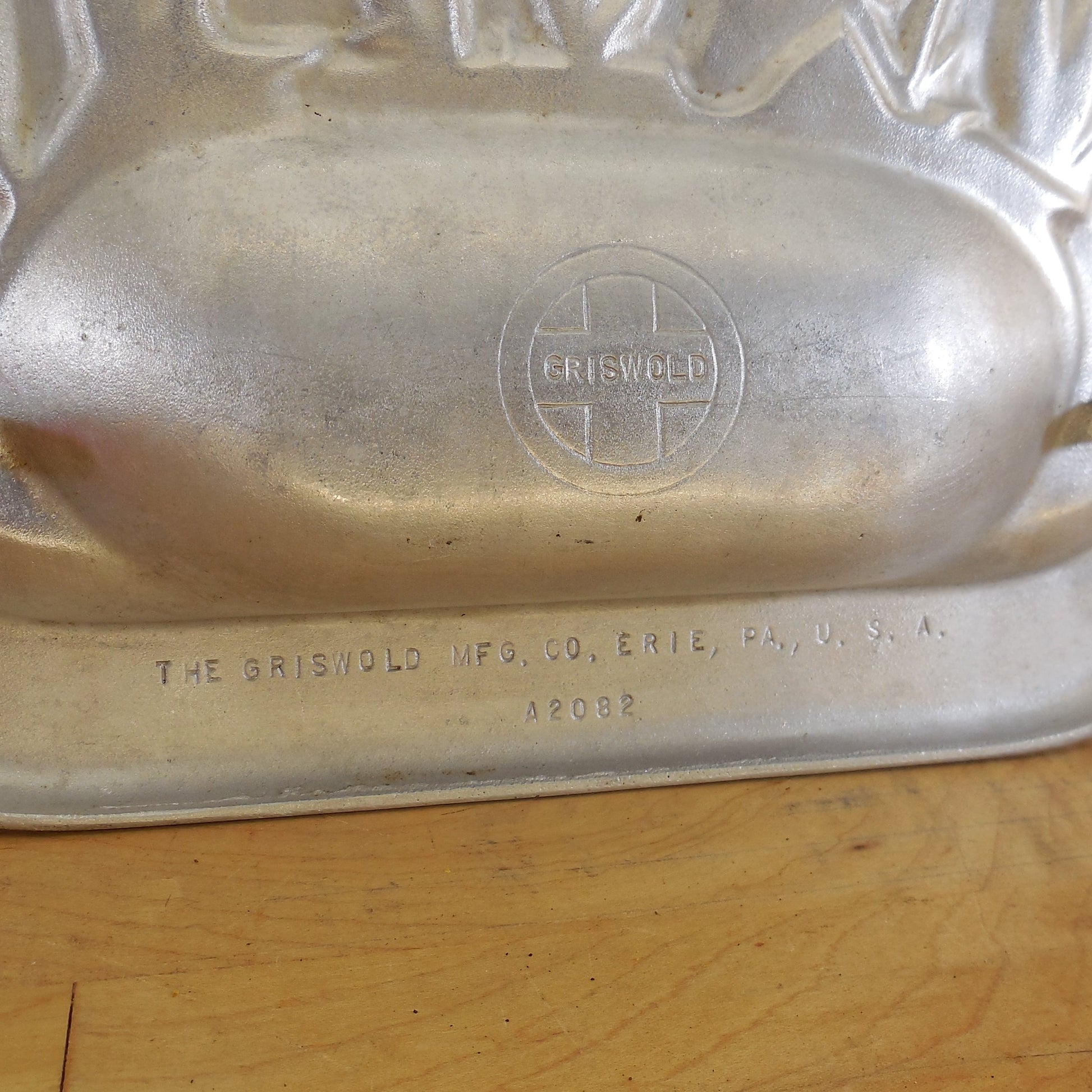 Griswold Erie PA Aristocraft Ware Aluminum Meat Serving Platter A2082 Deer Bade Logo