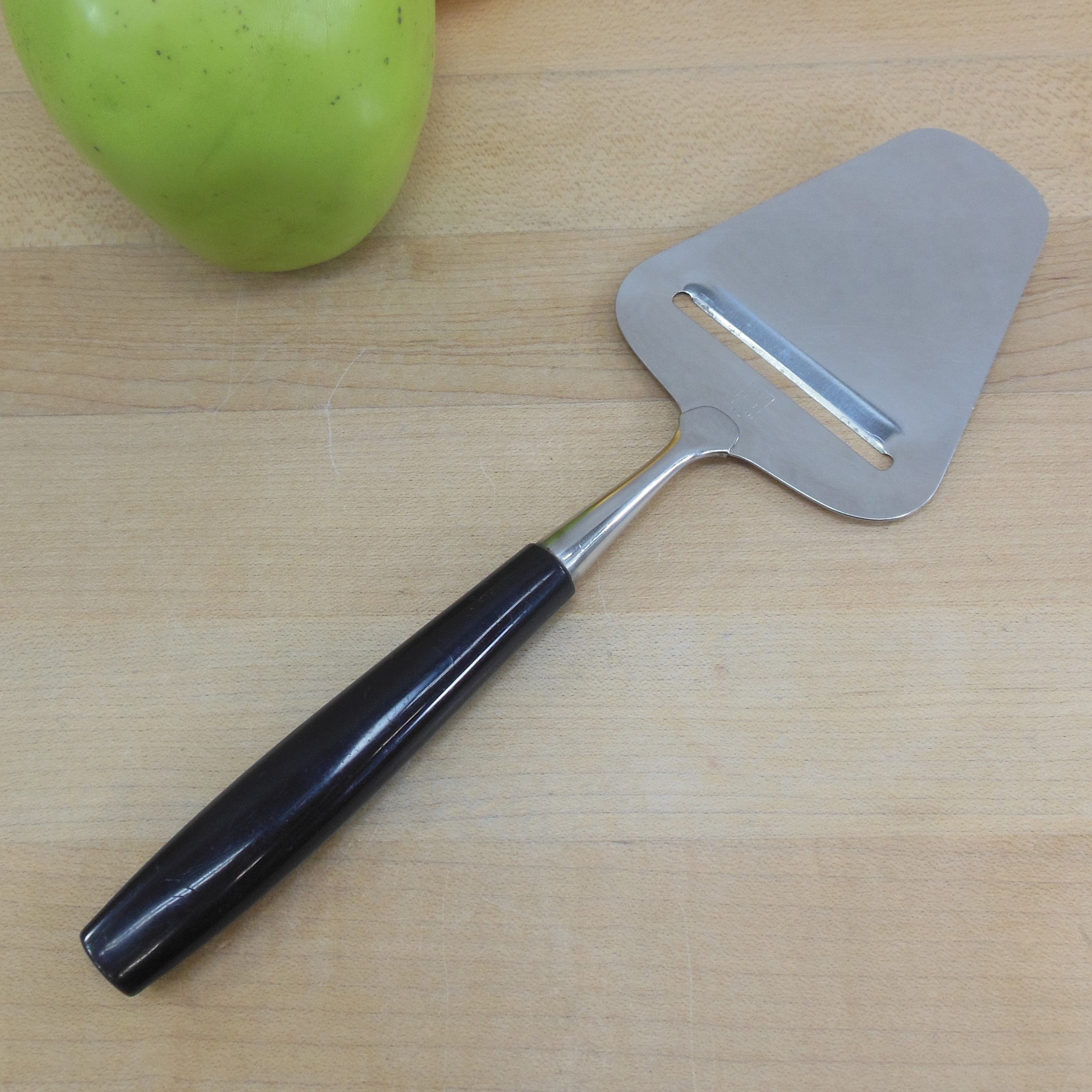 Cheese Slicer Made of Stainless Steel with Aluminum Handle Silver