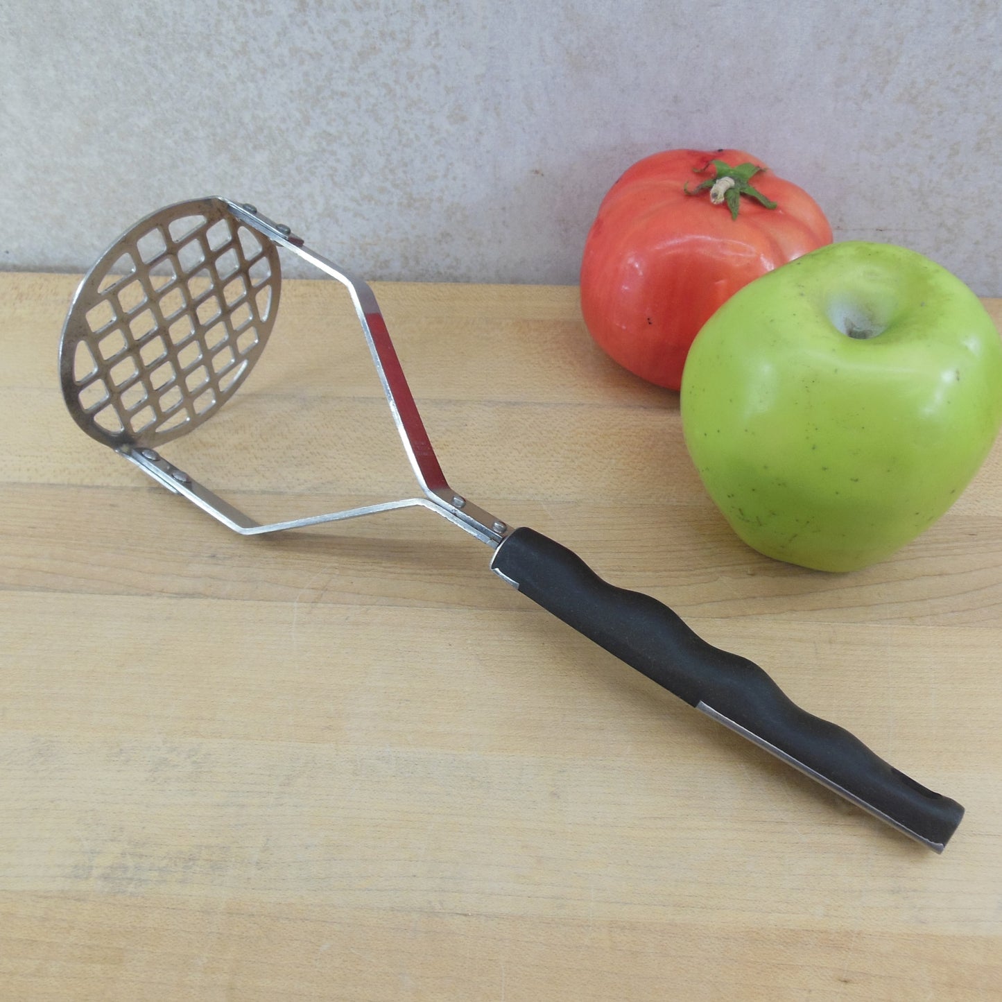 Haddon Hall Japan Stainless Masher - MCM Black Composite Handle Used