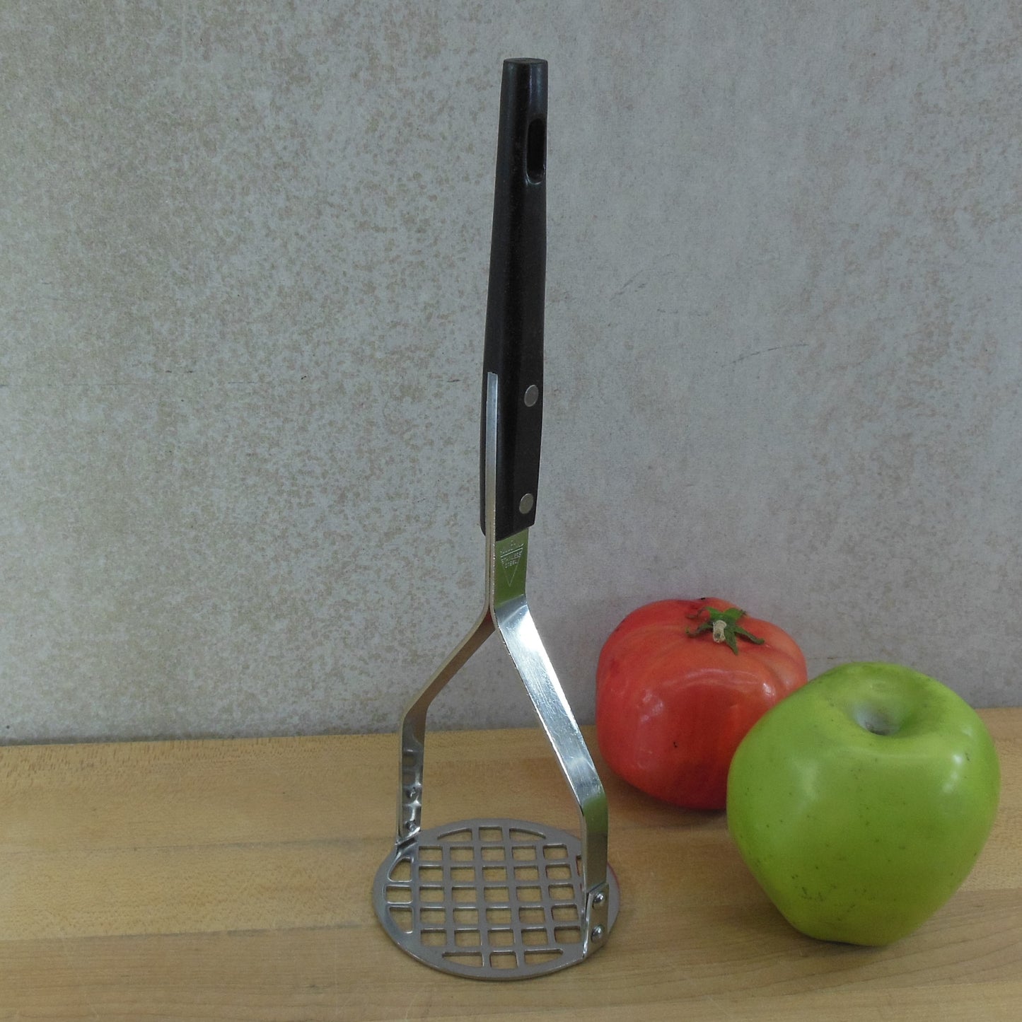 Household Japan Stainless Steel Potato Vegetable Masher Black Handle used