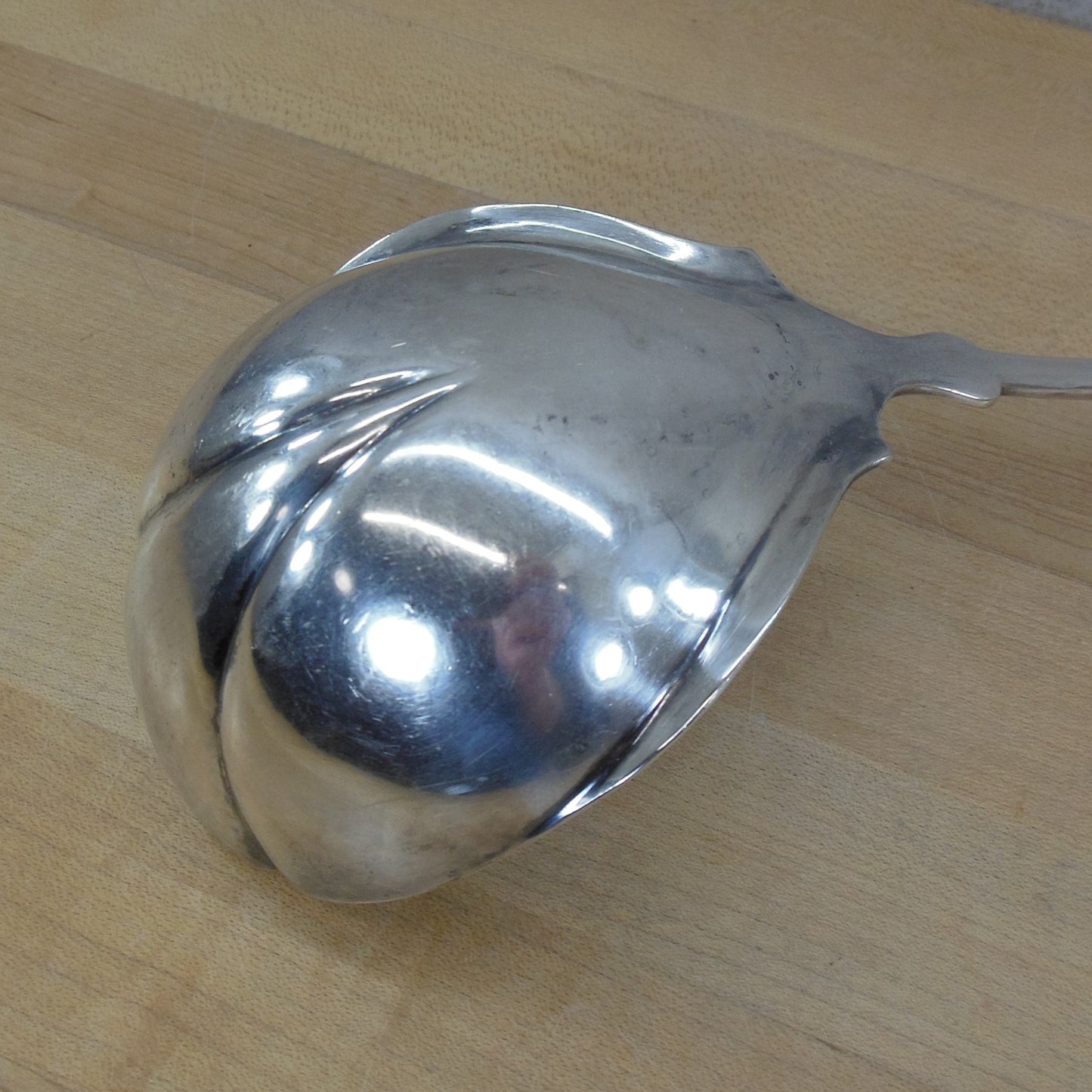Holmes & Edwards XIV Antique Tipped Silverplate Punch Soup Ladle - Colonial Fiddle bowl
