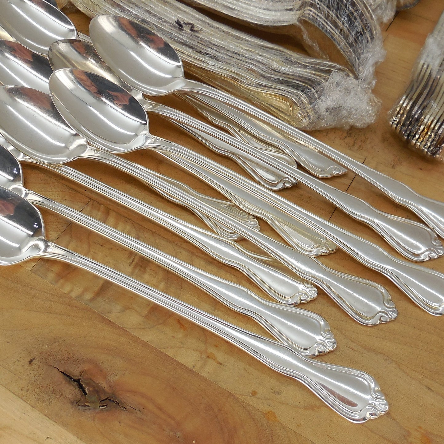 Oneida Ltd. Croydon Silverplate Iced Tea Spoons 132 Lot Wedding Party Scroll Outline Handle