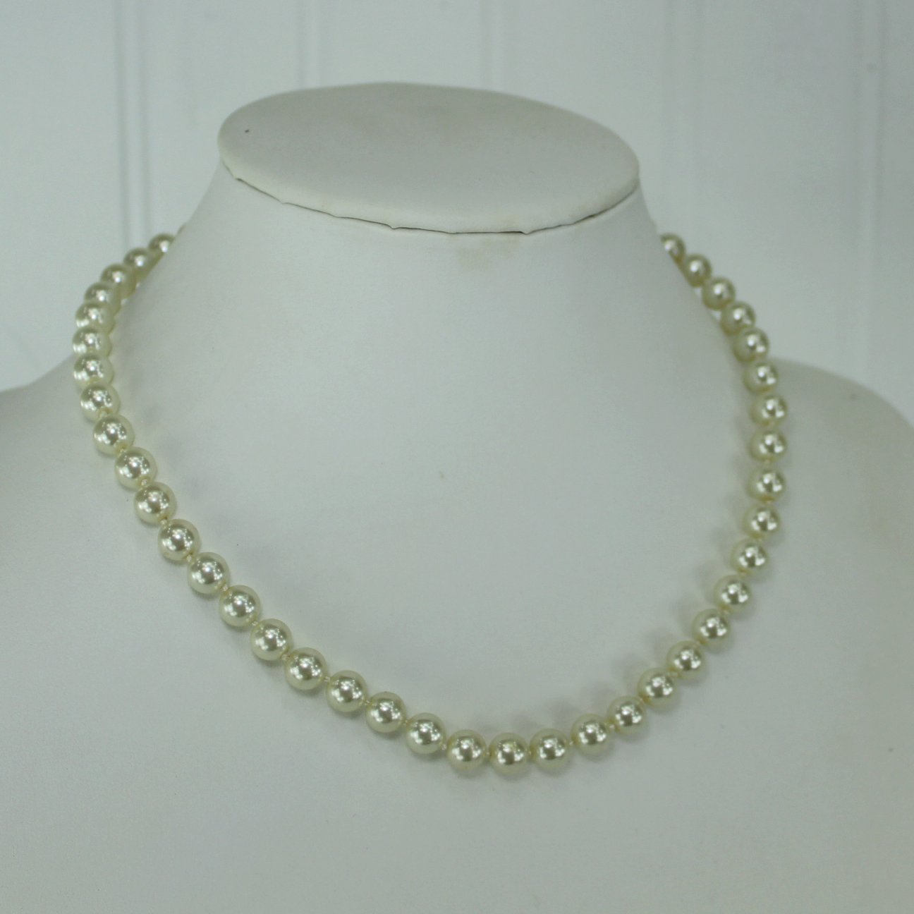 Classic Pearl Necklace Princess Length 18" Knotted 7.5mm Luminous Pearls