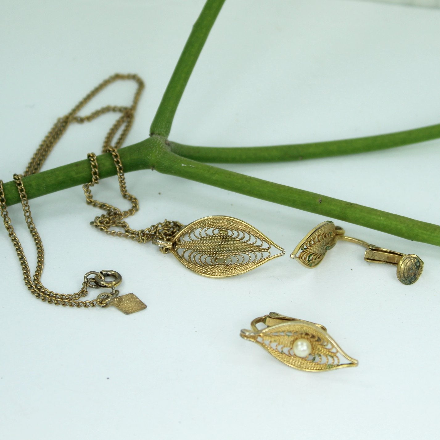 Sarah Coventry Necklace Clip Earrings Set Filigree Pearl reverse photo