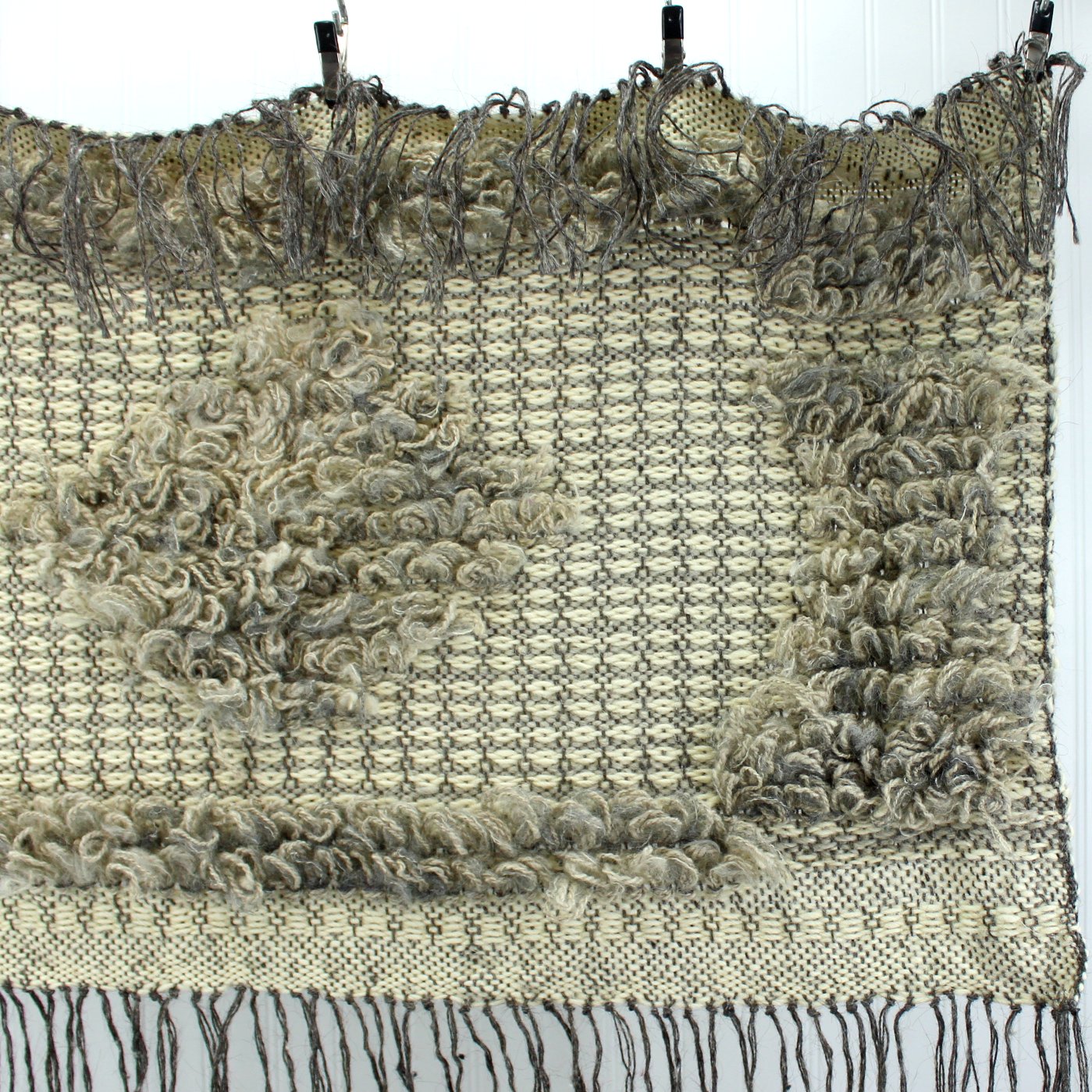 Artisan Hand Loomed Wool Wall Hanging Estate Unused Vintage closep center and end