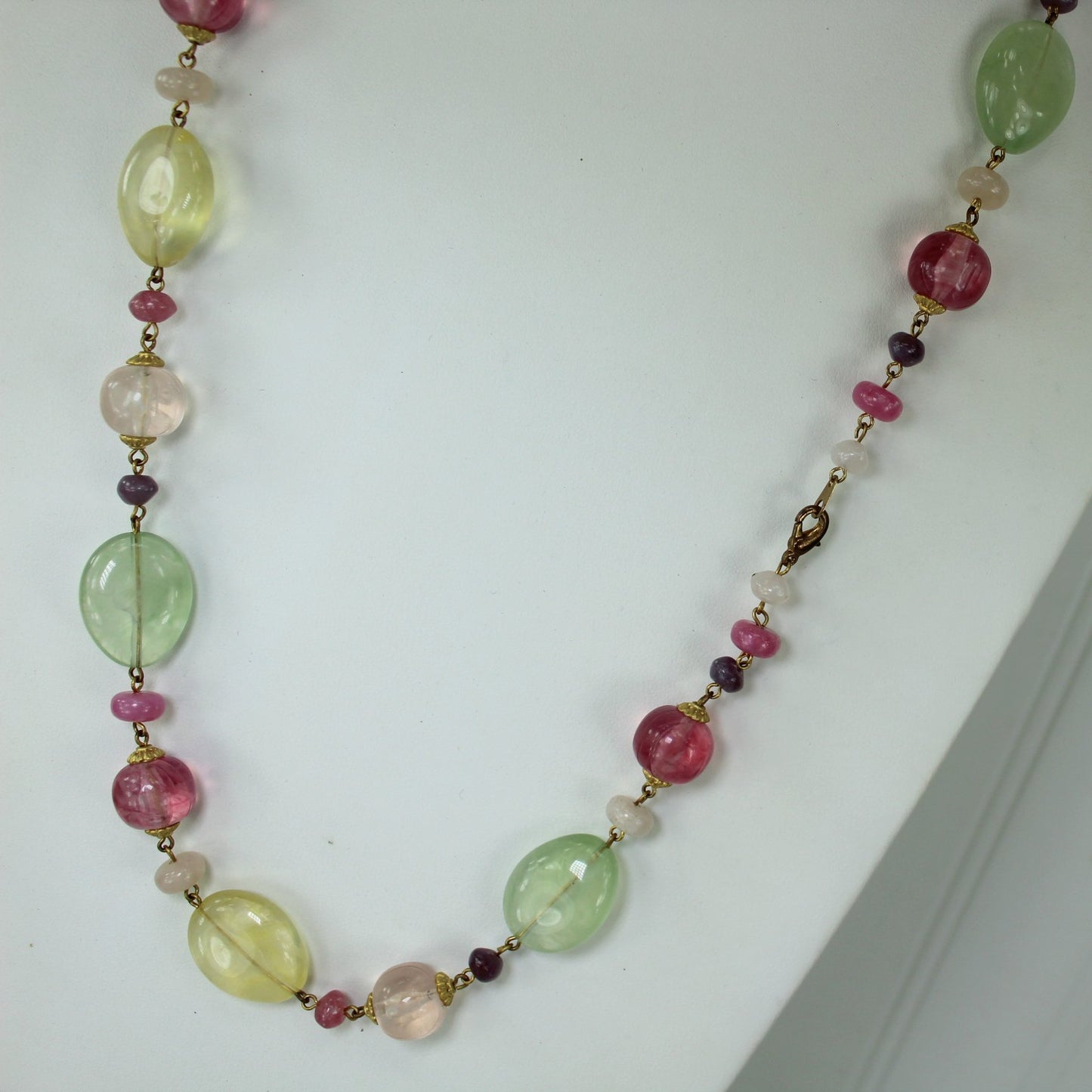 Pastel Glass Bead Necklace Pleasant Colors Green Mauve Pink close view beads