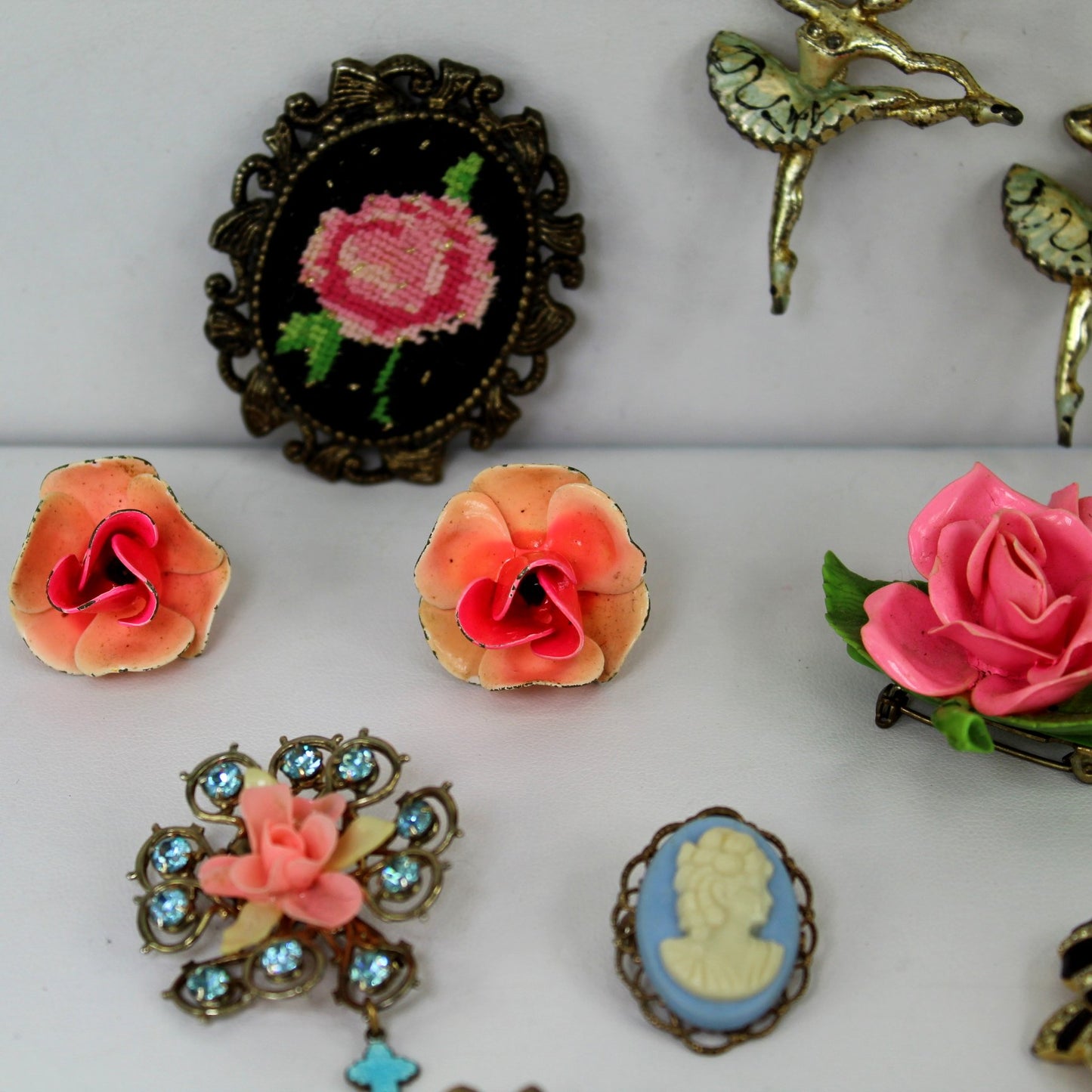 Collection Vintage Old Jewelry Wear DIY Jewelry partial cloeup