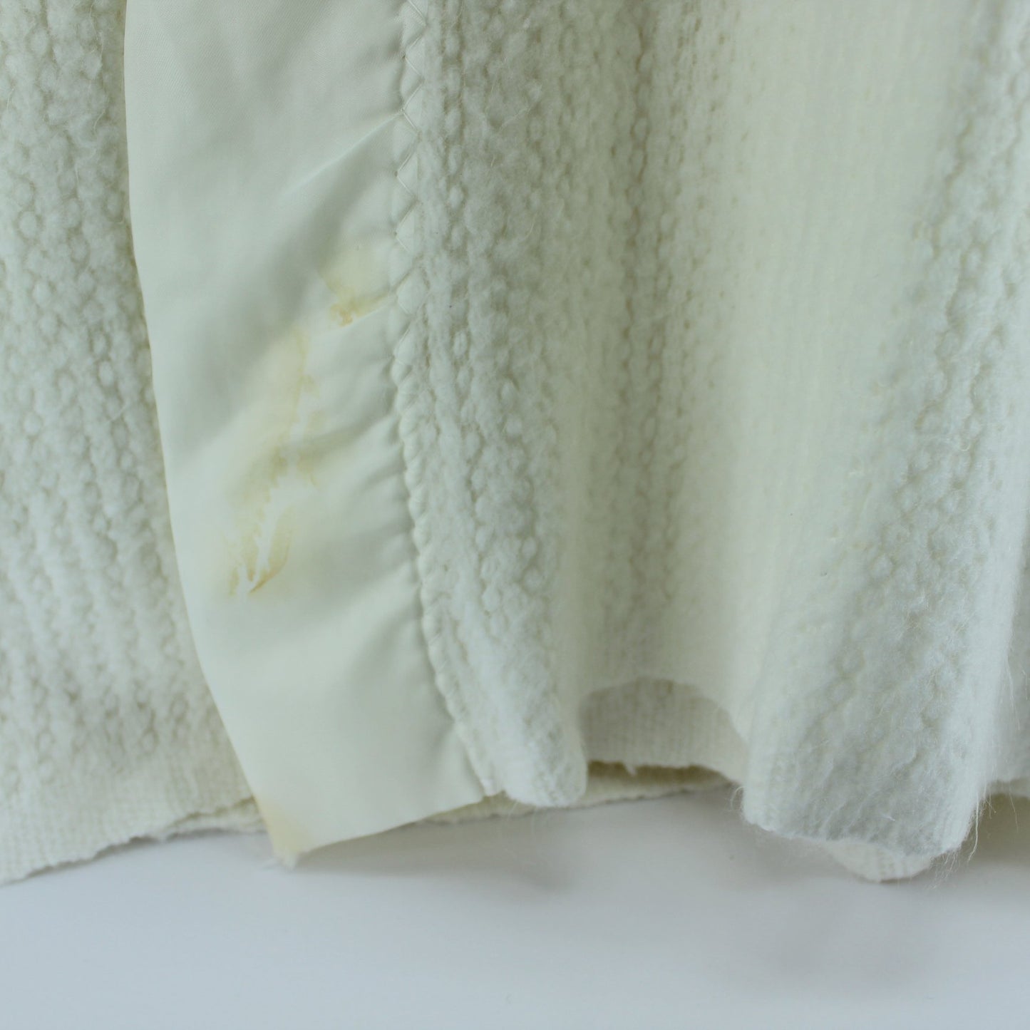 White Acrylic Poly Blanket Thermal Weave 66" X 90" Extra Long discolor stain