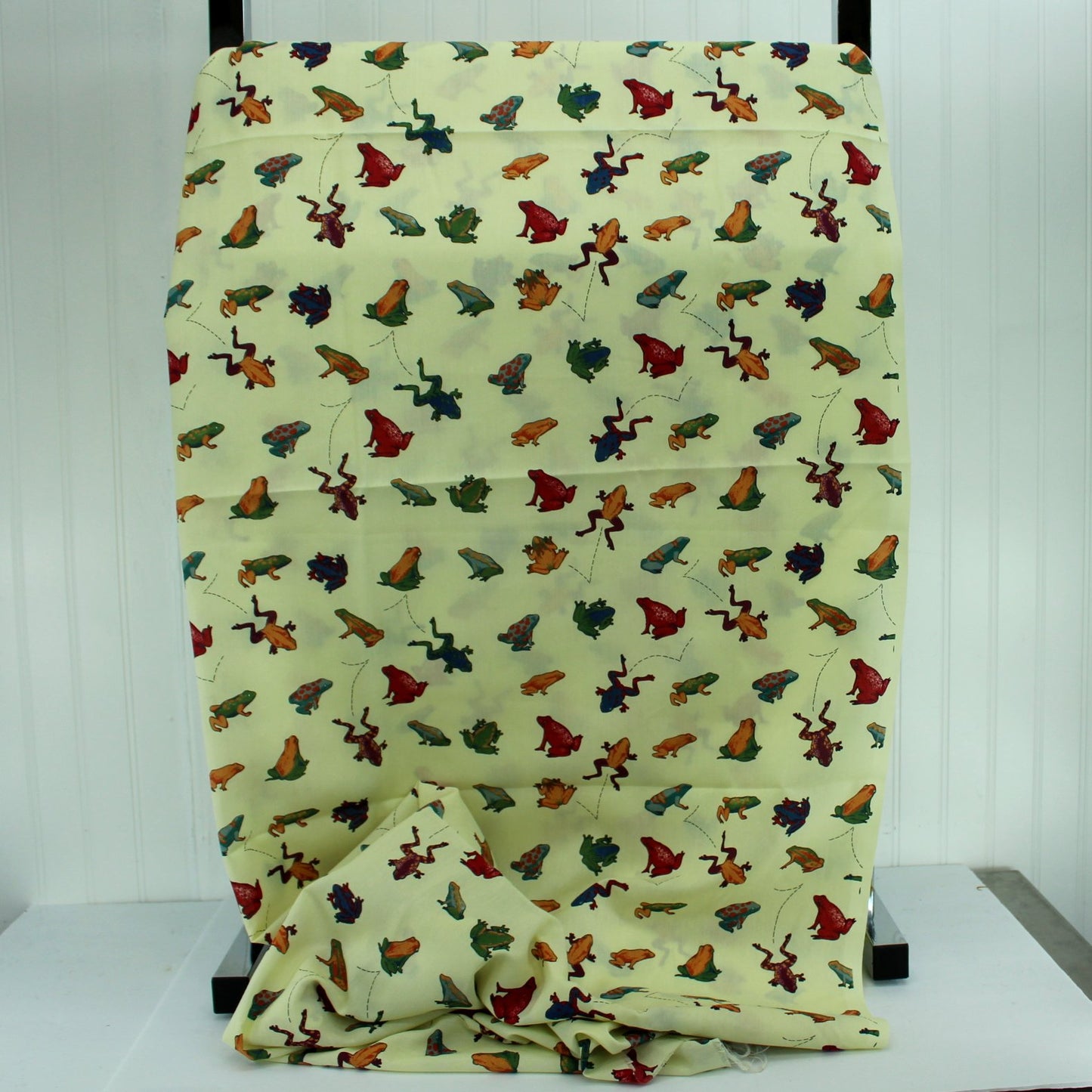 Cotton Blend Frog Toad Print Fabric 3 1/2 Yards X 45" DIY Sewing lots of frogs