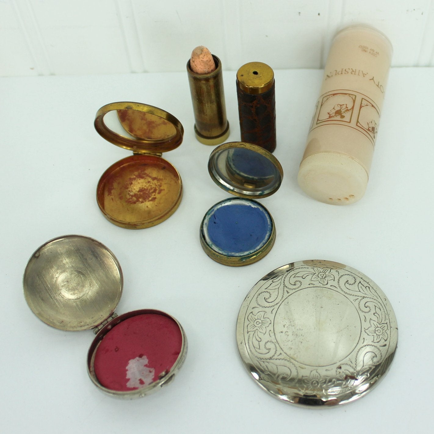 Vintage Antique Vanity Makeup Collection Estates Hubbard Quinlan Ciner rouge metal containers