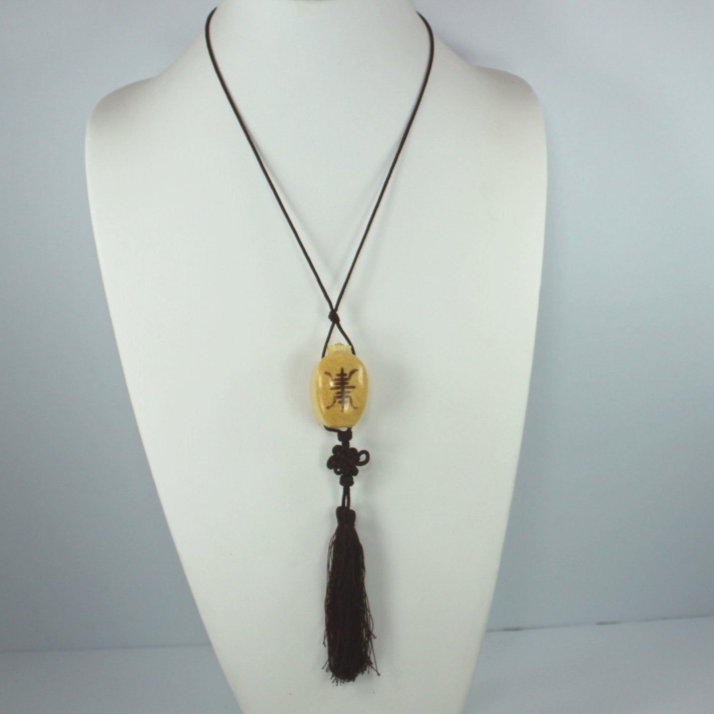 Asian Scent Bottle Necklace Tassel Cord Tree Symbol Decorated reverse bottle